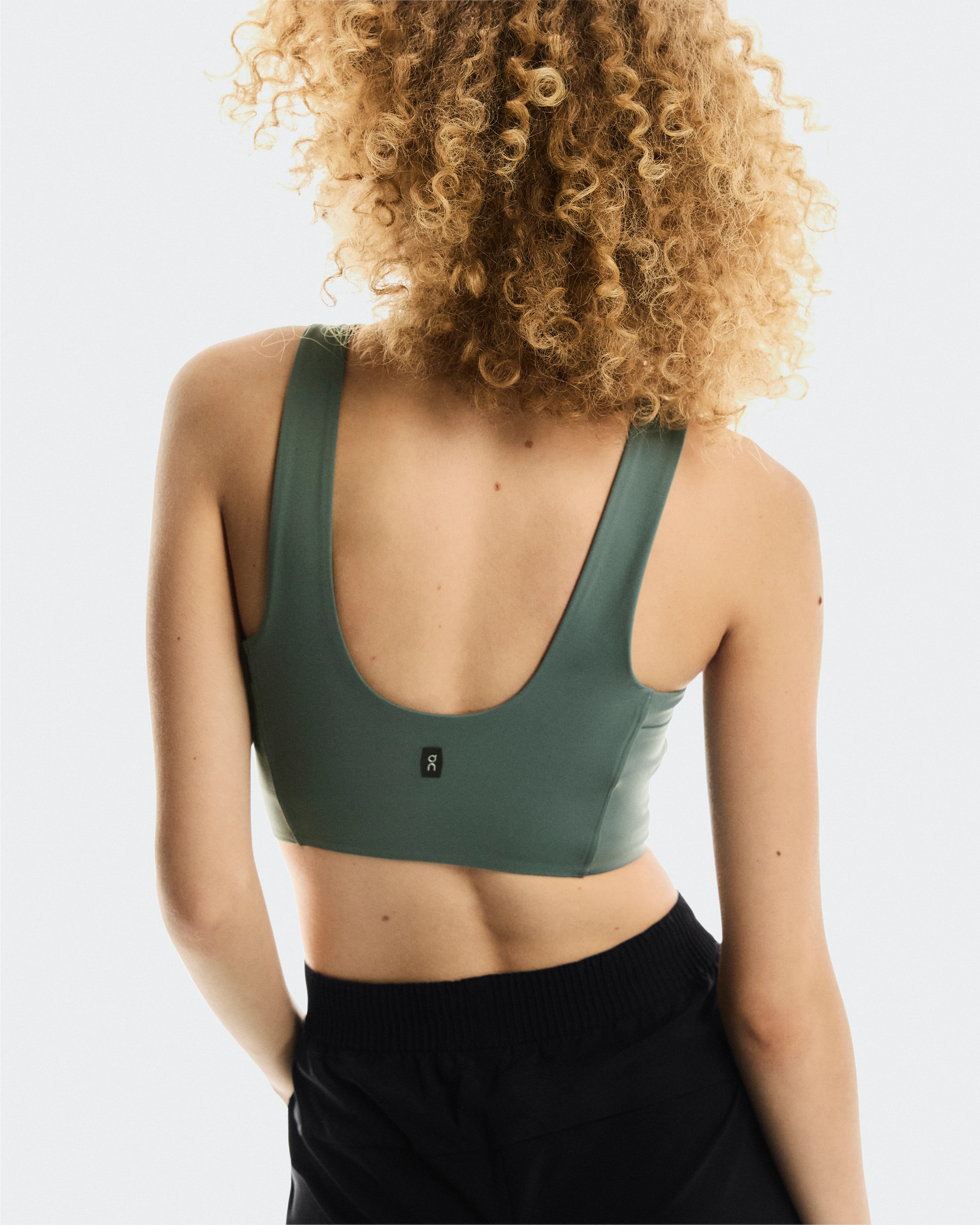 On Core 2-in-1 Crop Olive Femme Hauts et t-shirts