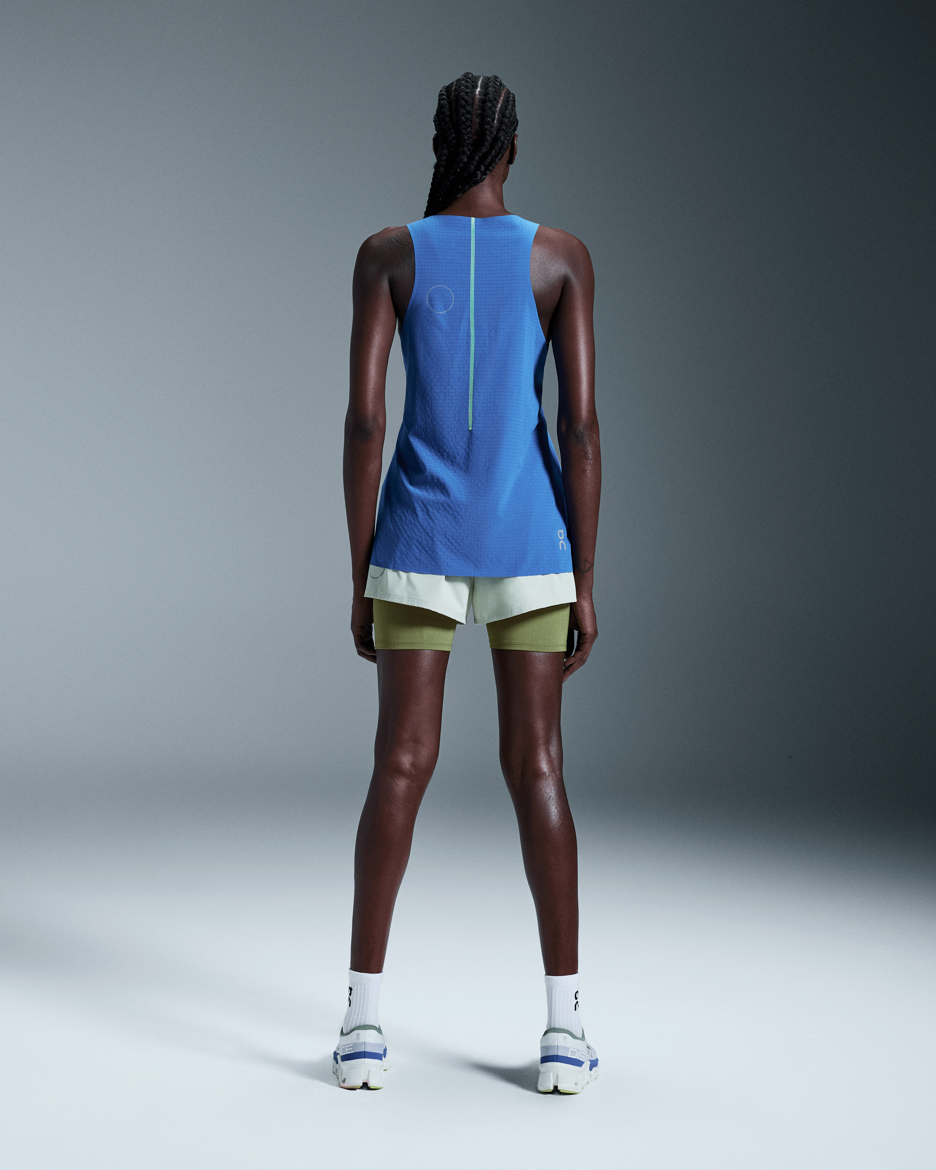 On Pace Shorts DISTANCE Chalk Femme Shorts