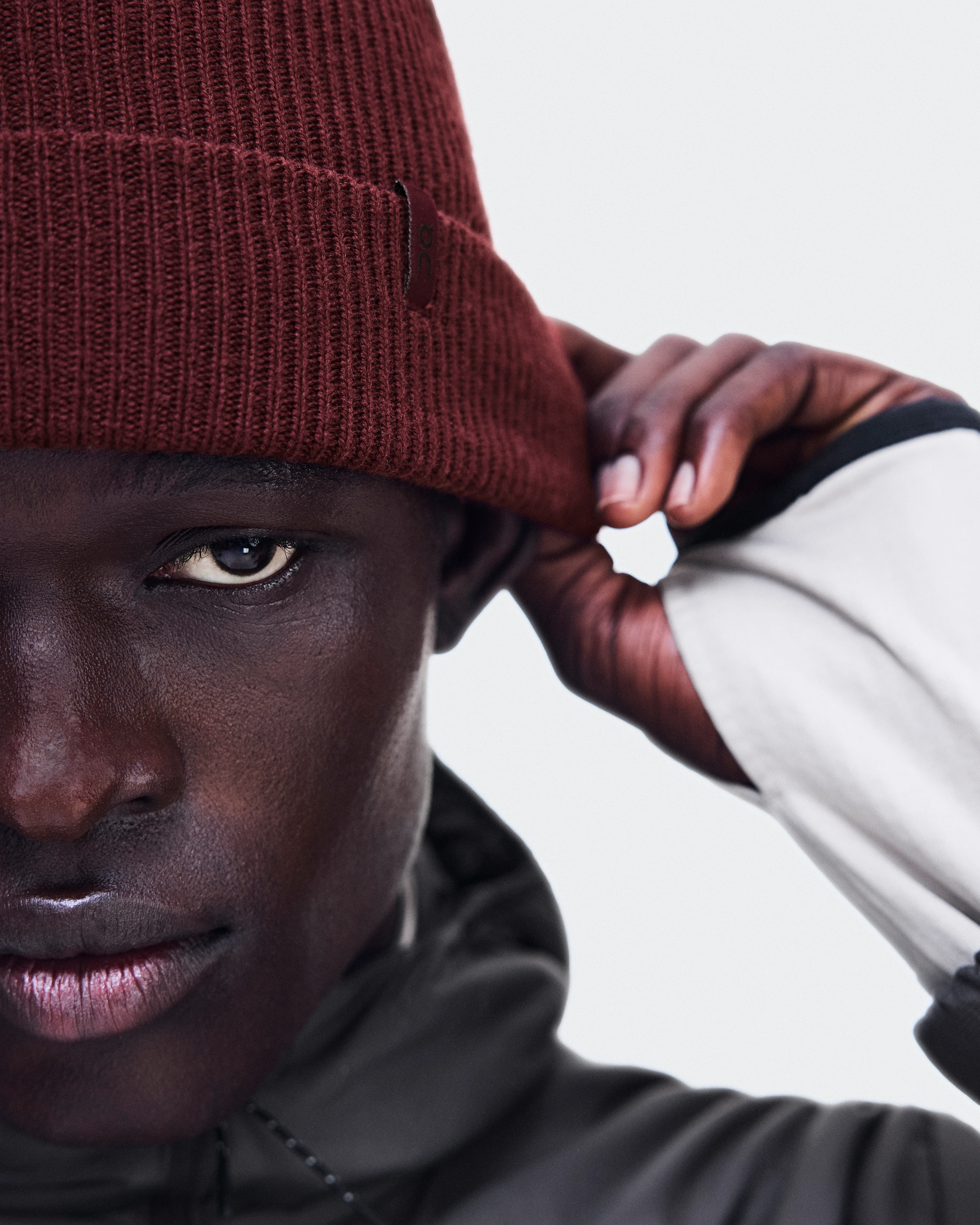 On Merino Beanie Maroon Unisexe Chapeaux