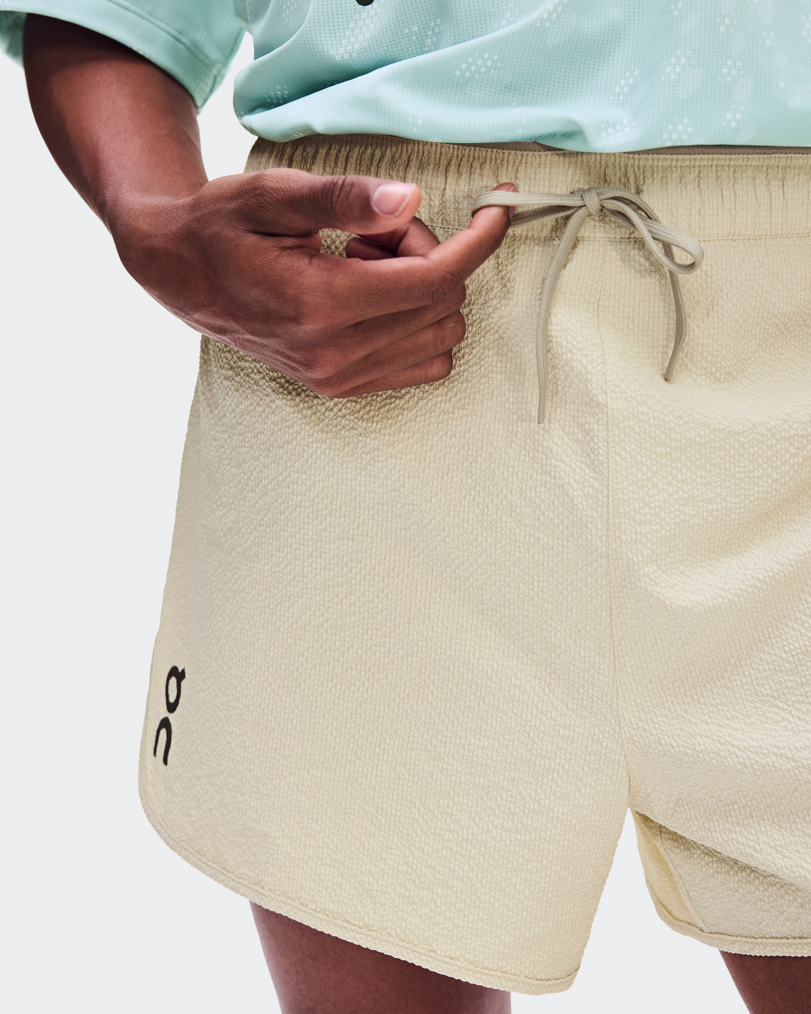 On Performance Volt Shorts Hare Homme Shorts