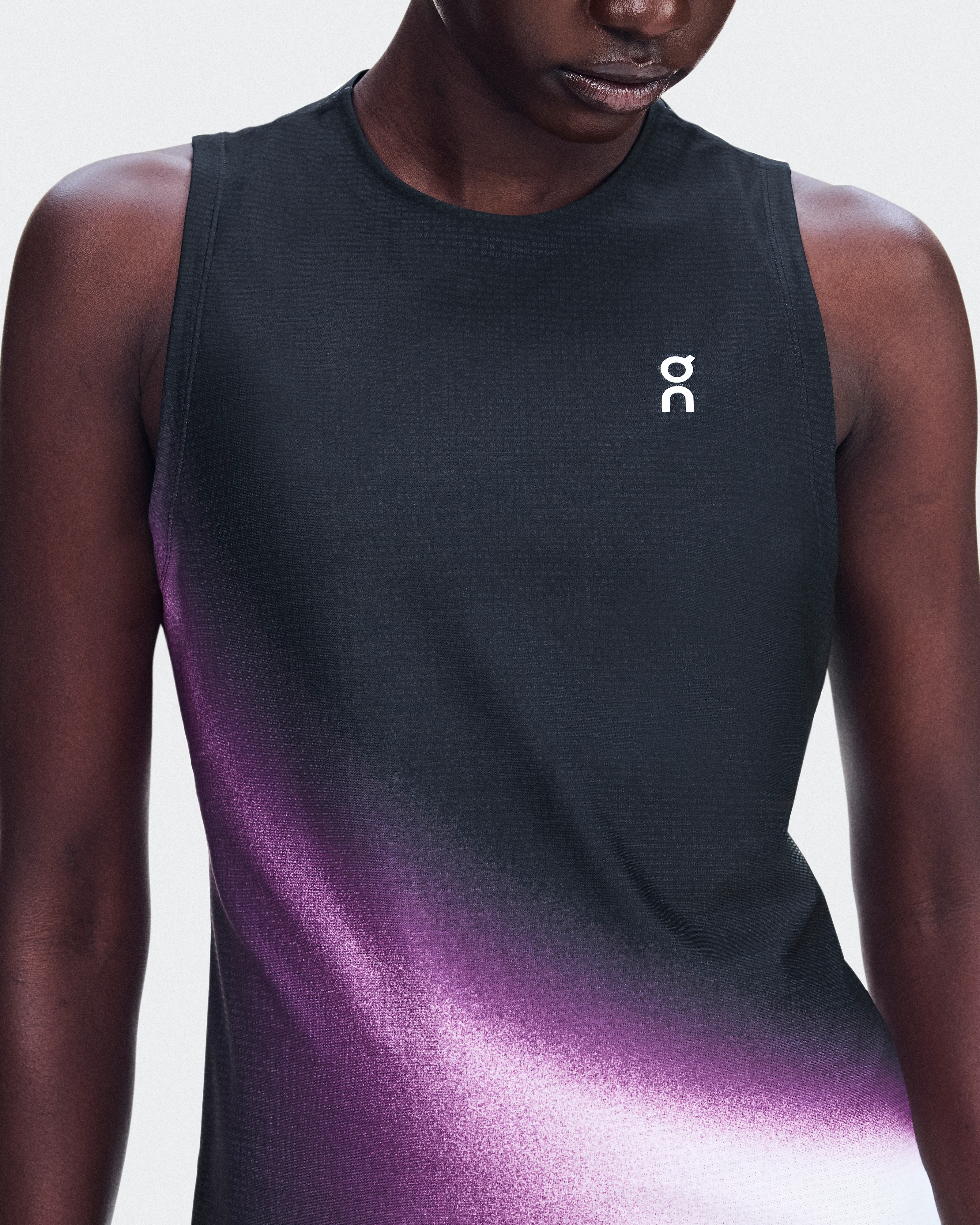 On Court Tank Swing Black & Cassis Femme Hauts et t-shirts