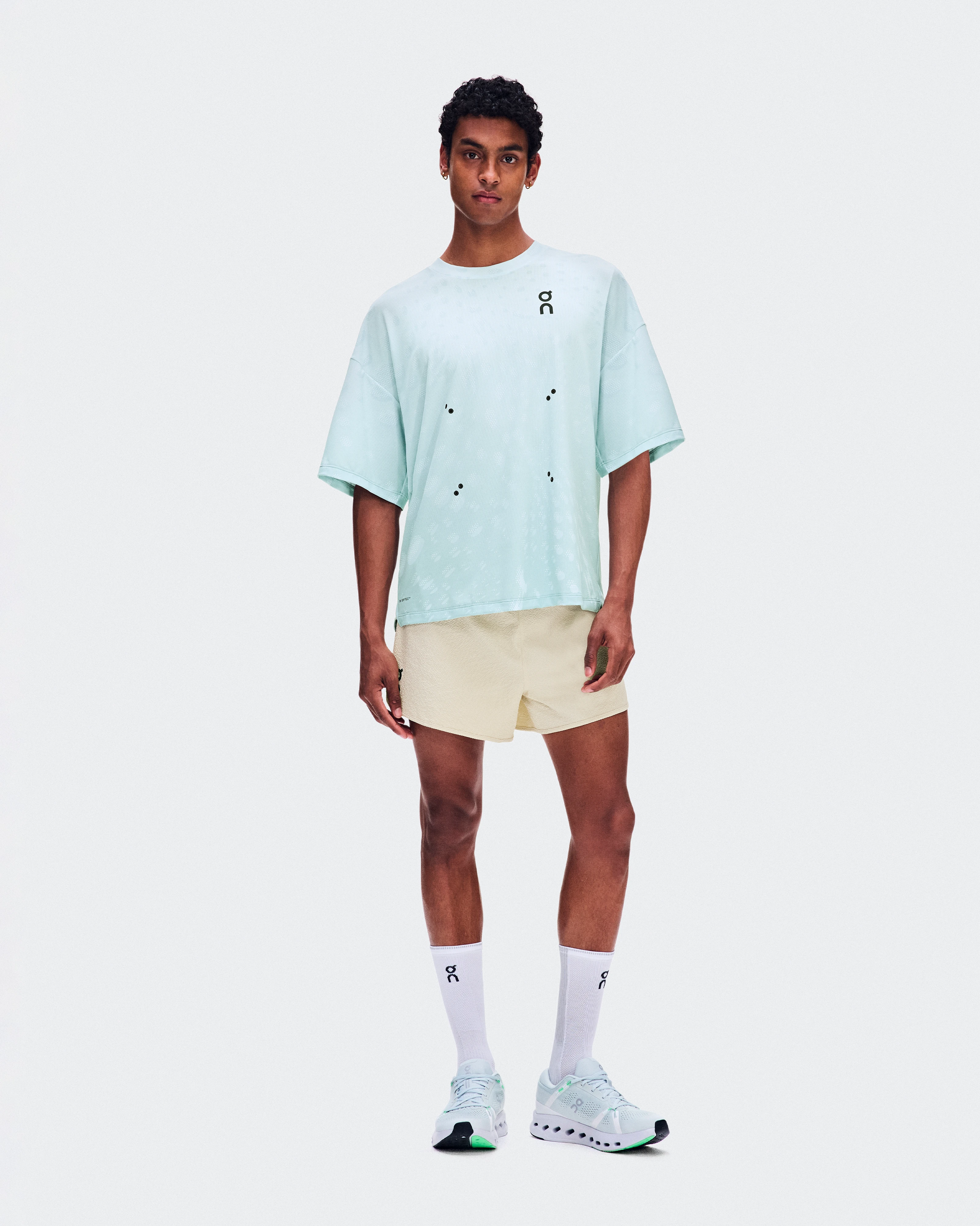On Performance Volt Shorts Hare Homme Shorts