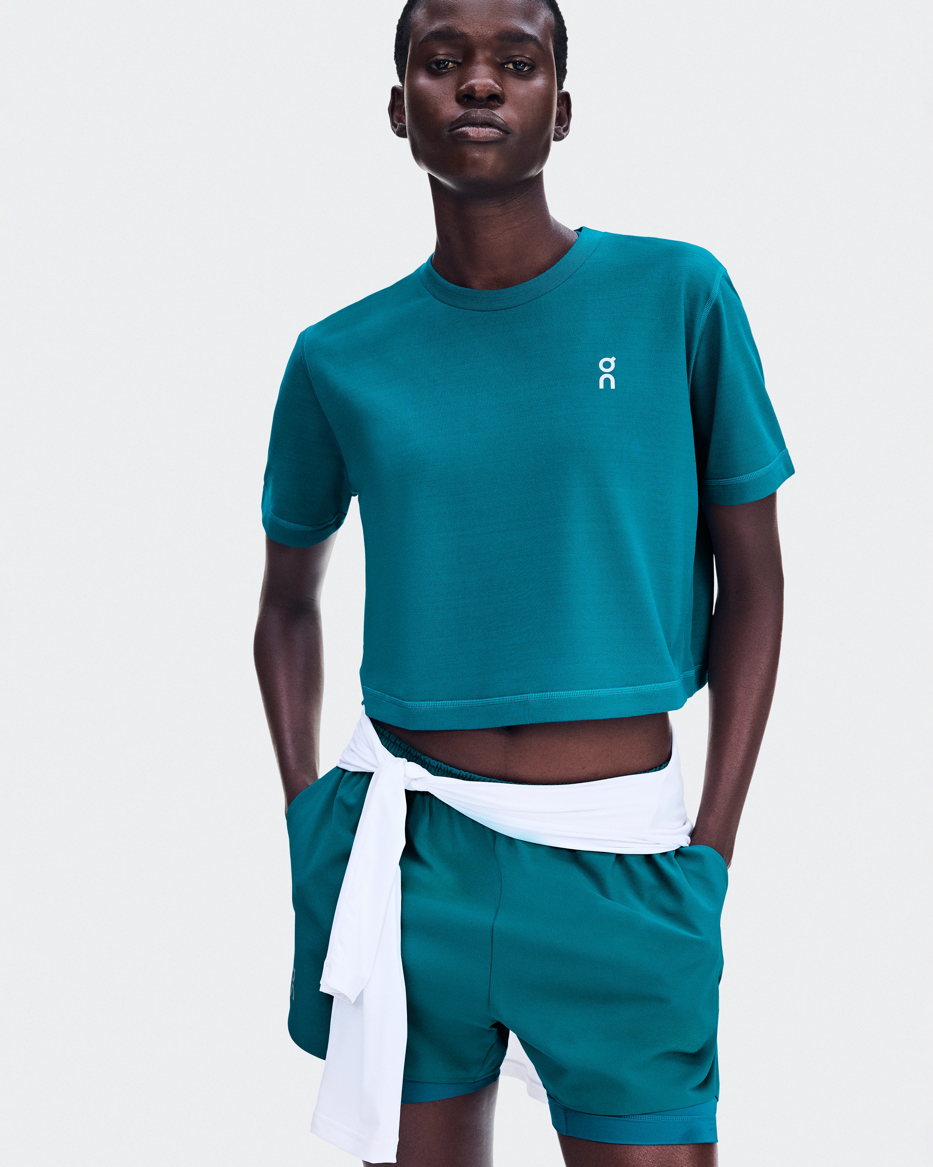 On Train-T Crop Abyss Femme Hauts et t-shirts