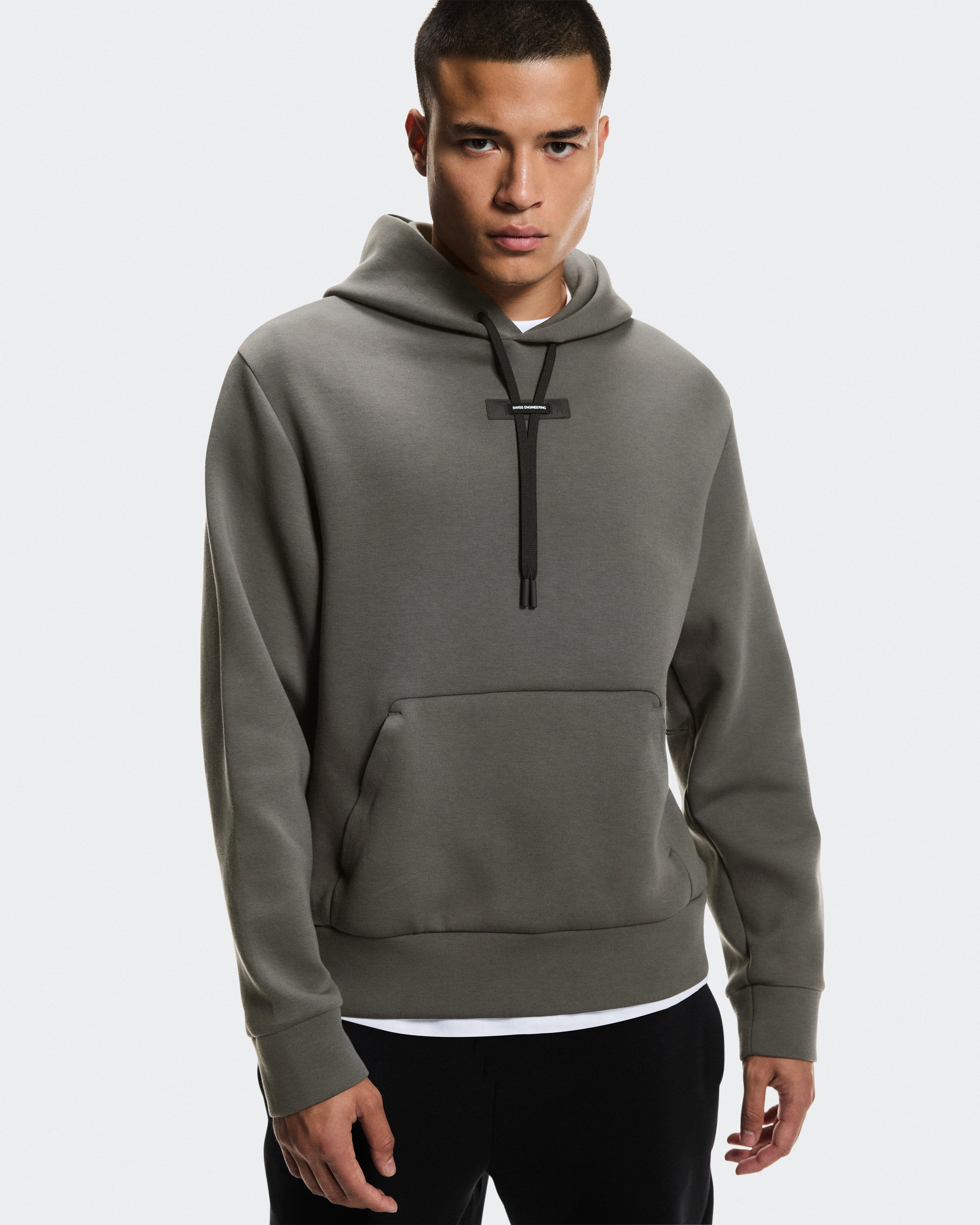 On Focus Tech Hoodie Shadow Homme Sweats à capuche et sweats