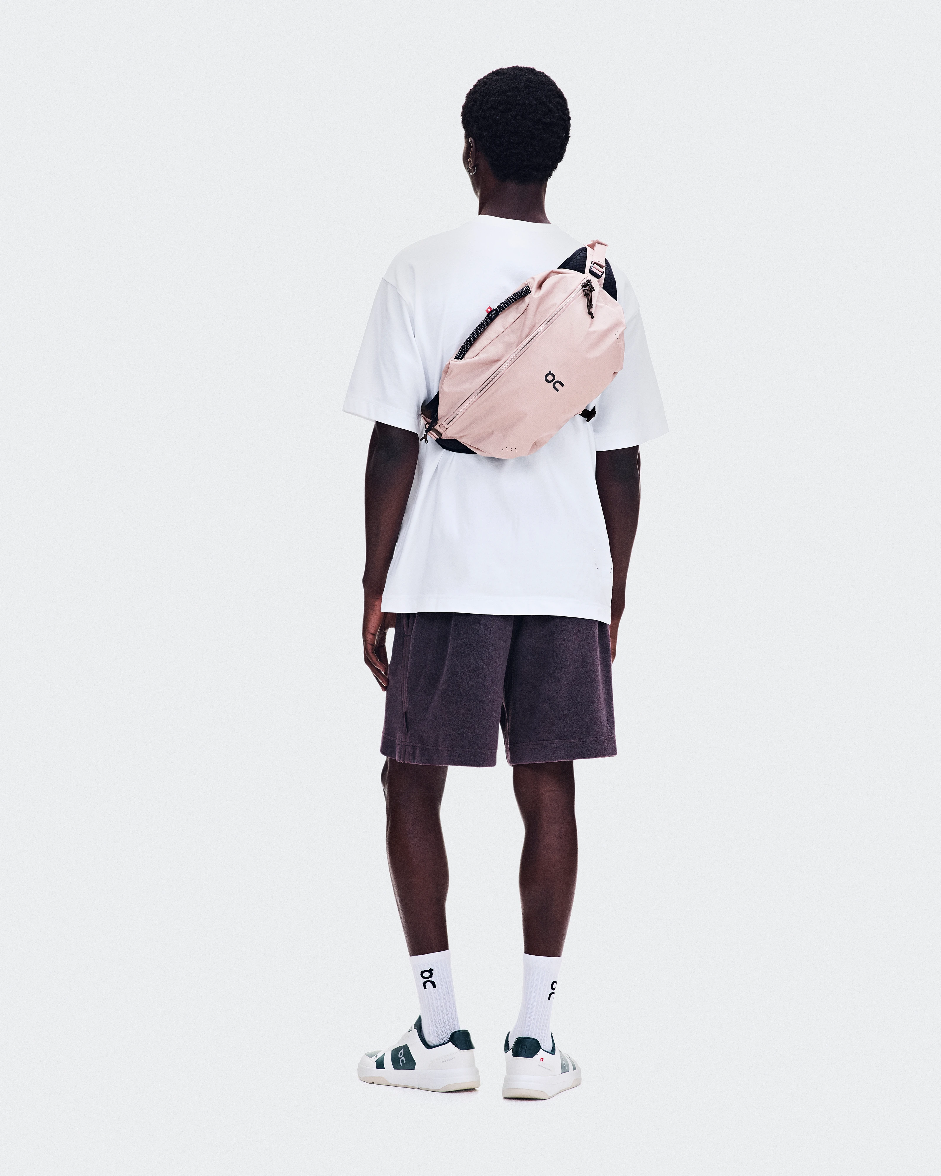 On Sling Pack 9L Biscuit & Black Unisexe Sacs