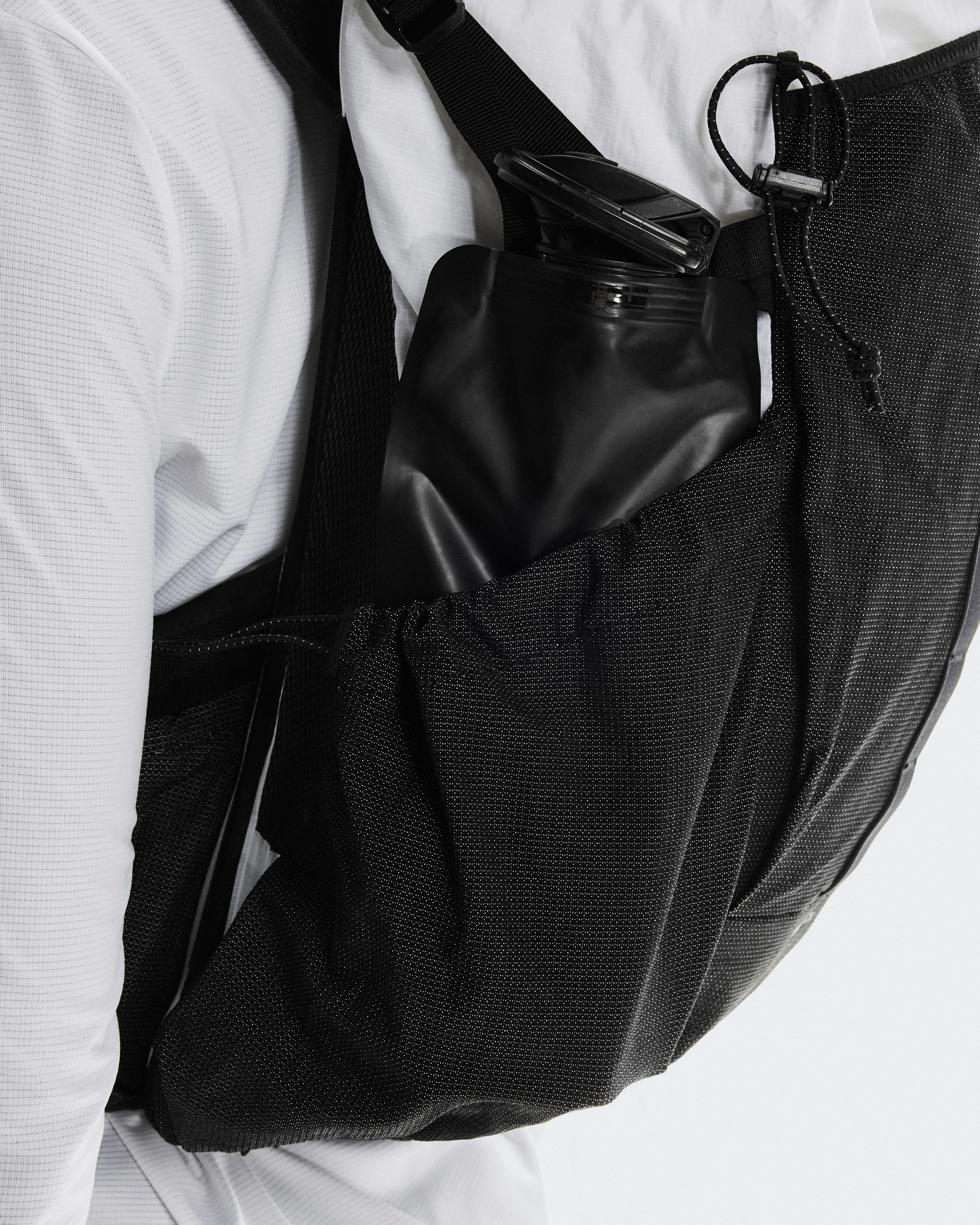 On Trail Pack 20L White & Black Unisexe Sacs