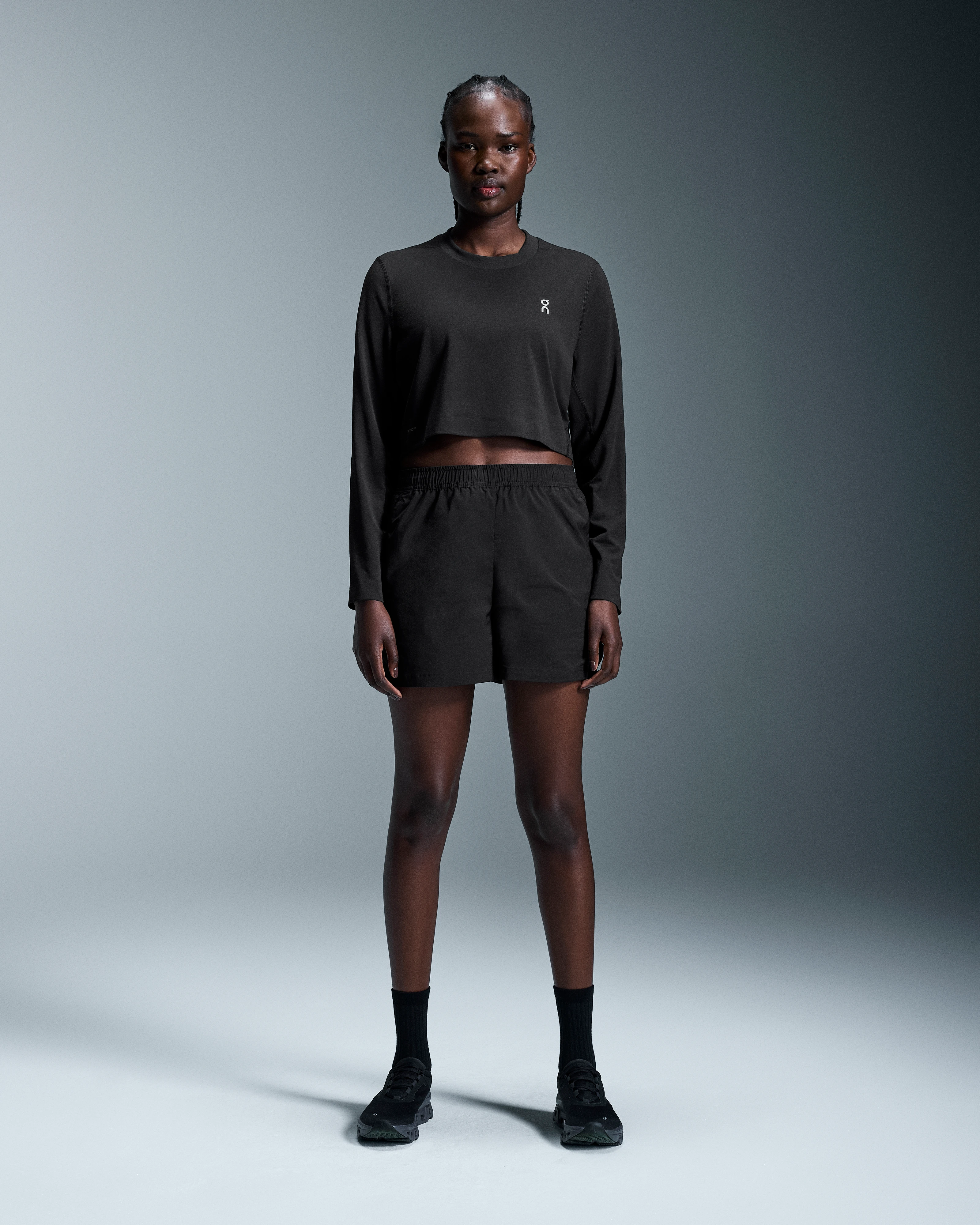 On Train Long-T Crop Black Femme Hauts et t-shirts