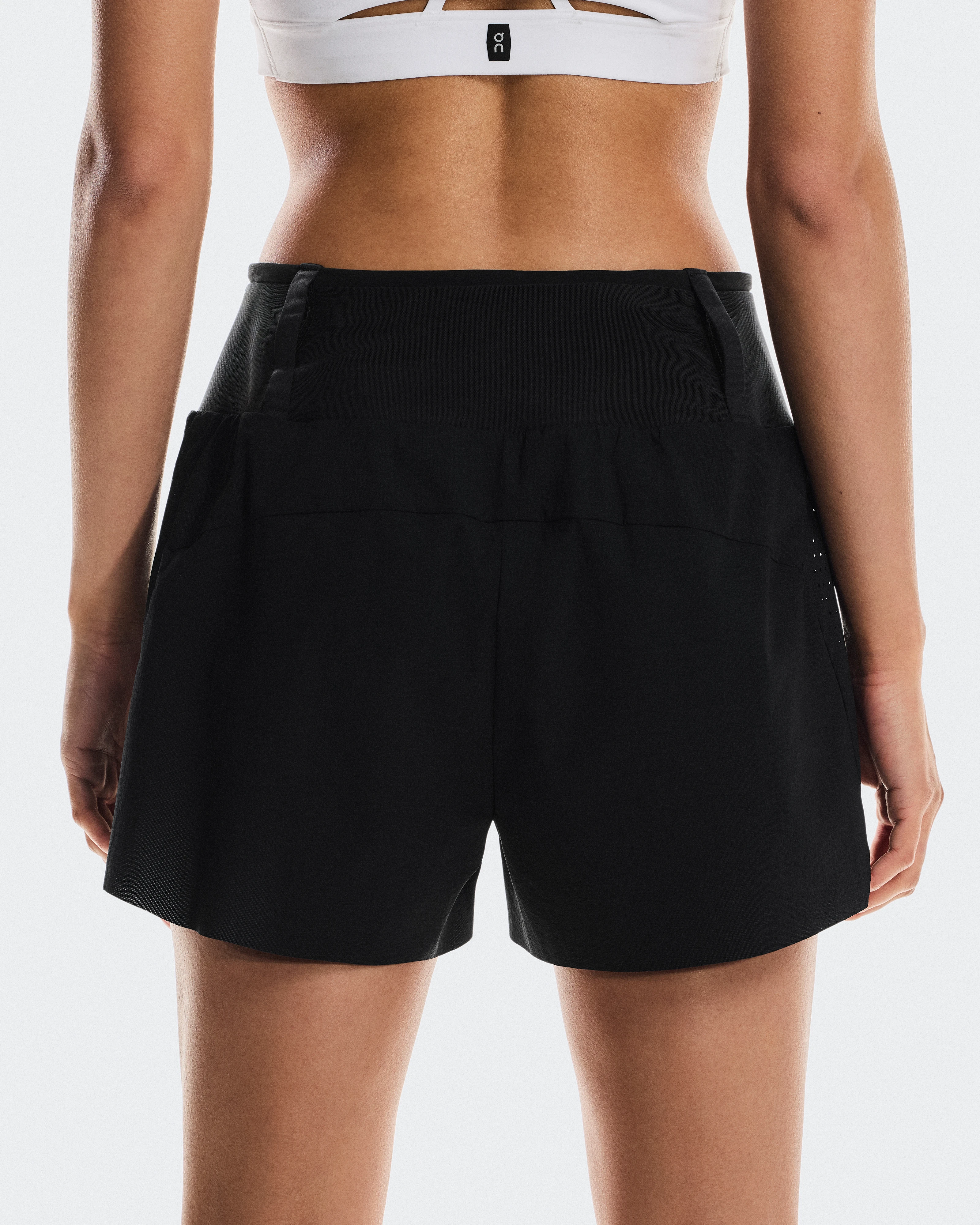 On Ultra Shorts Black Femme Shorts