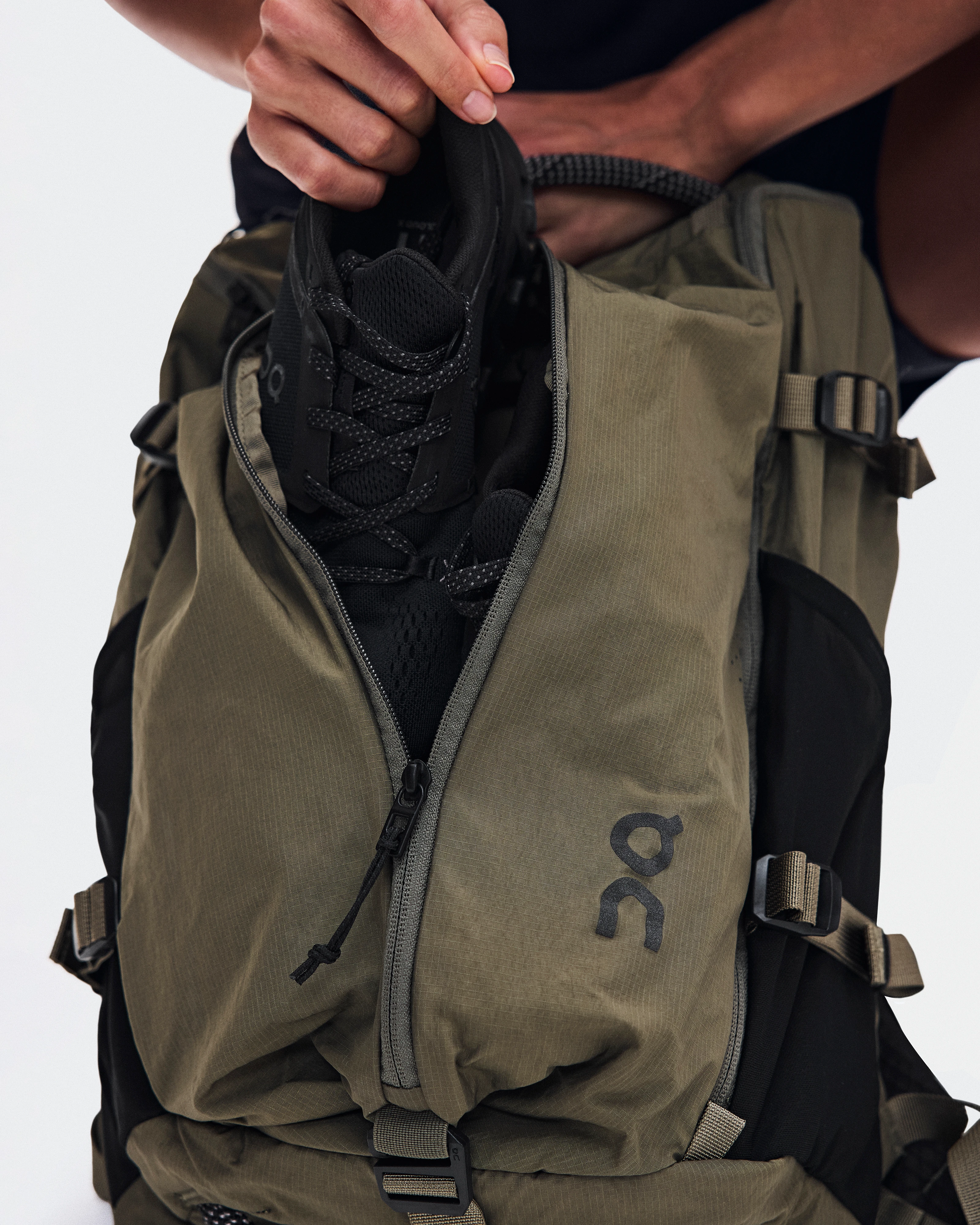 On Speed Pack 30L Olive & Black Unisexe Sacs