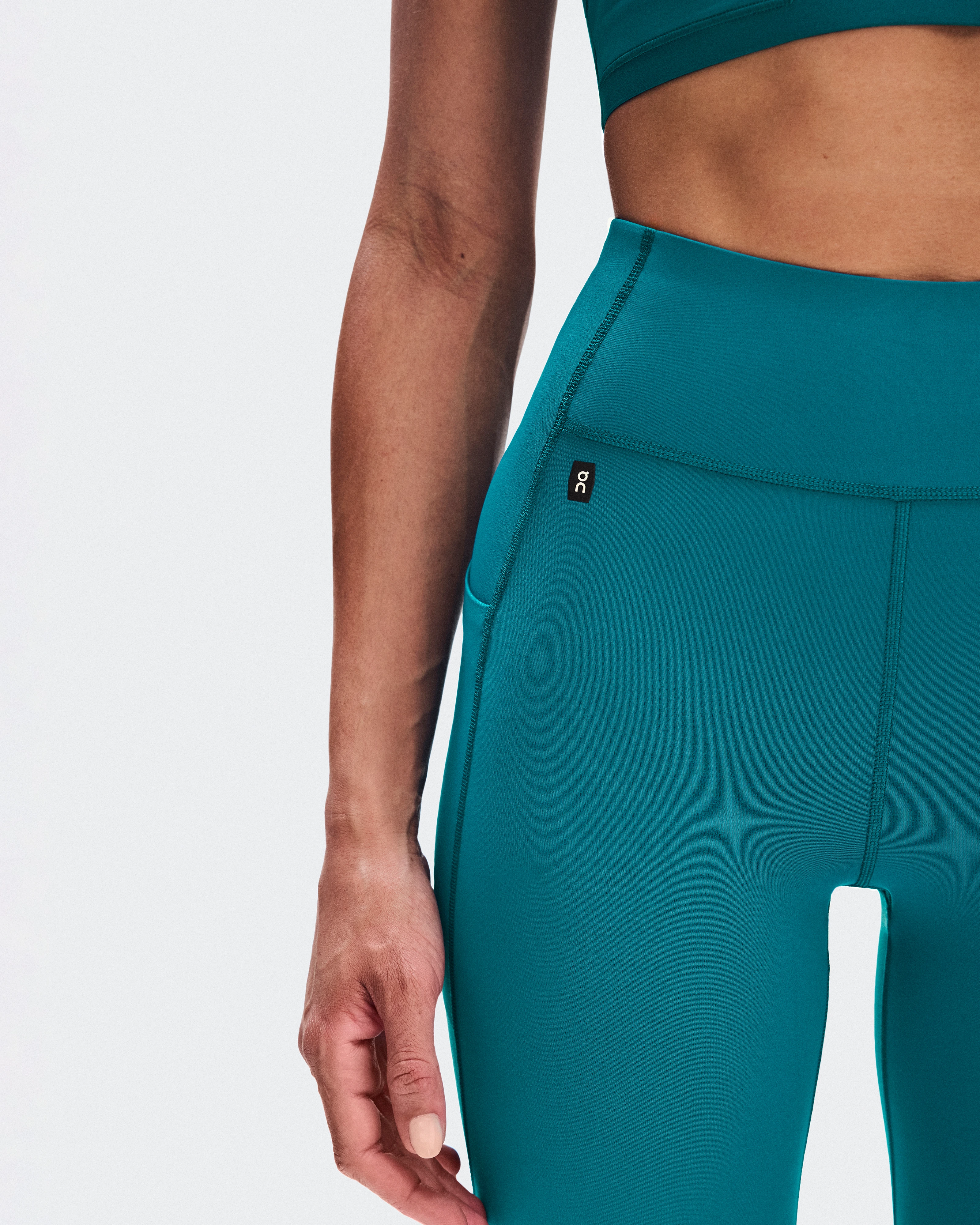 On Train Tights 7/8 Abyss Femme Leggings