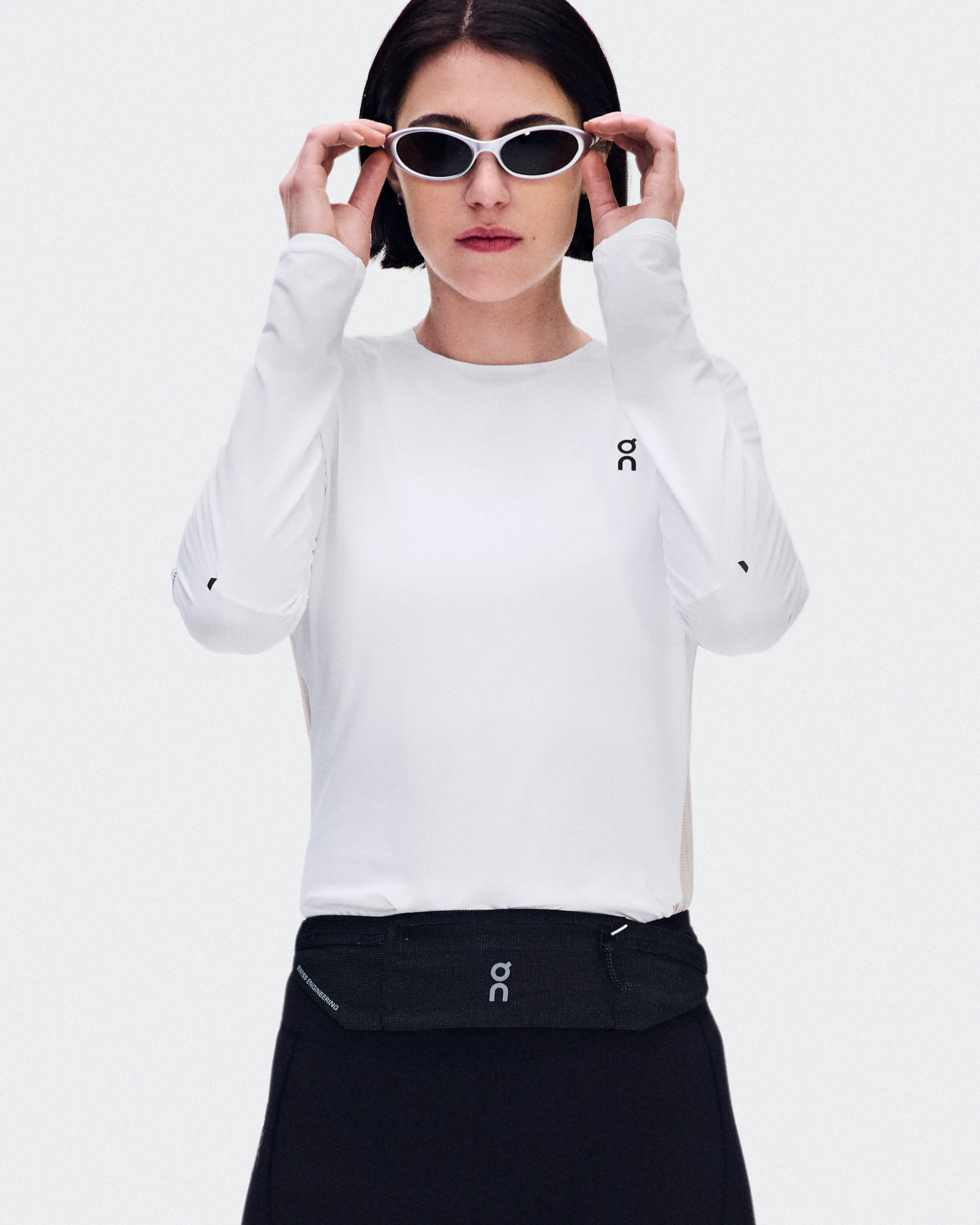 On Performance Long-T White & Silver Femme Hauts et t-shirts