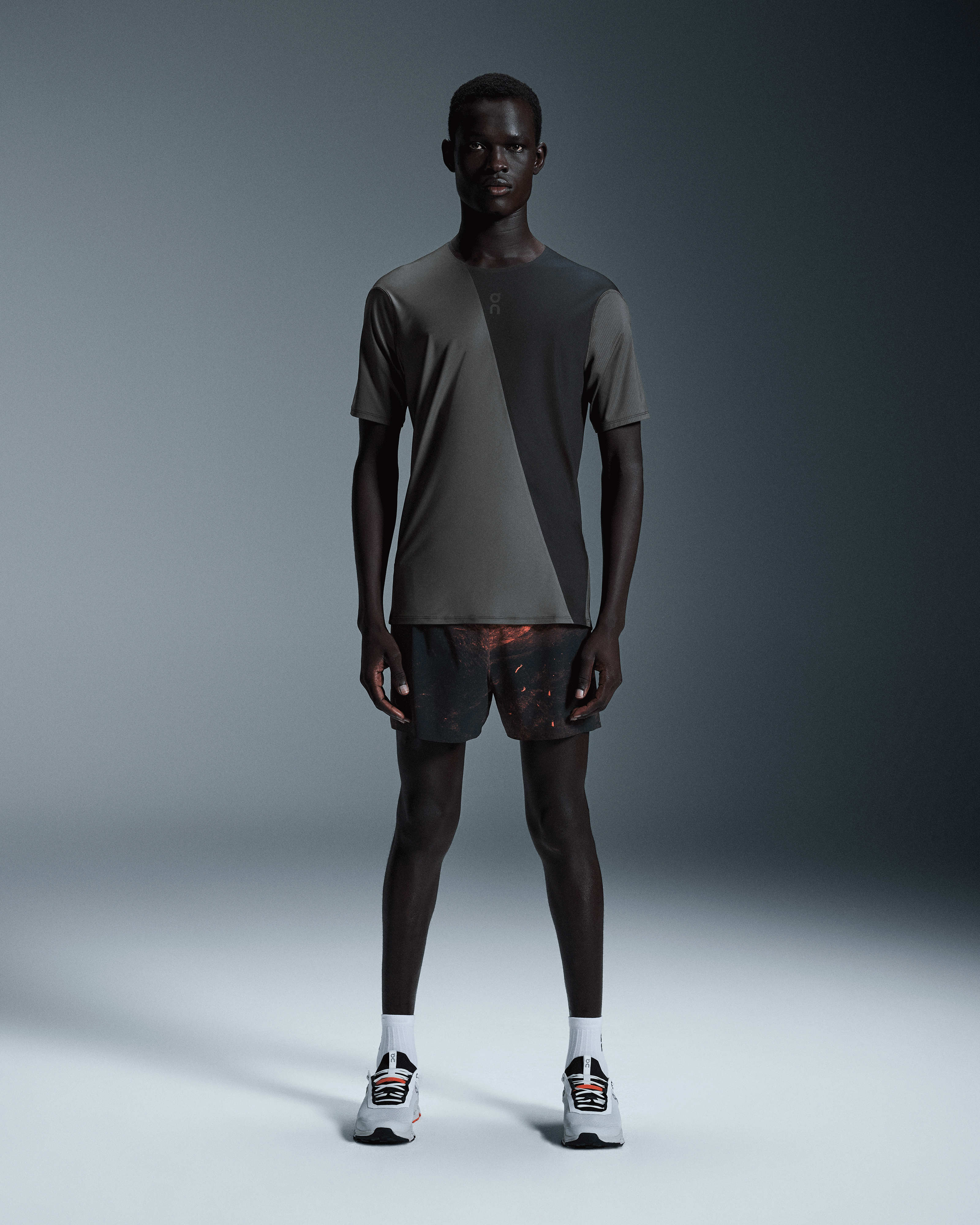 On Ultra-T Eclipse & Black Homme Hauts et t-shirts