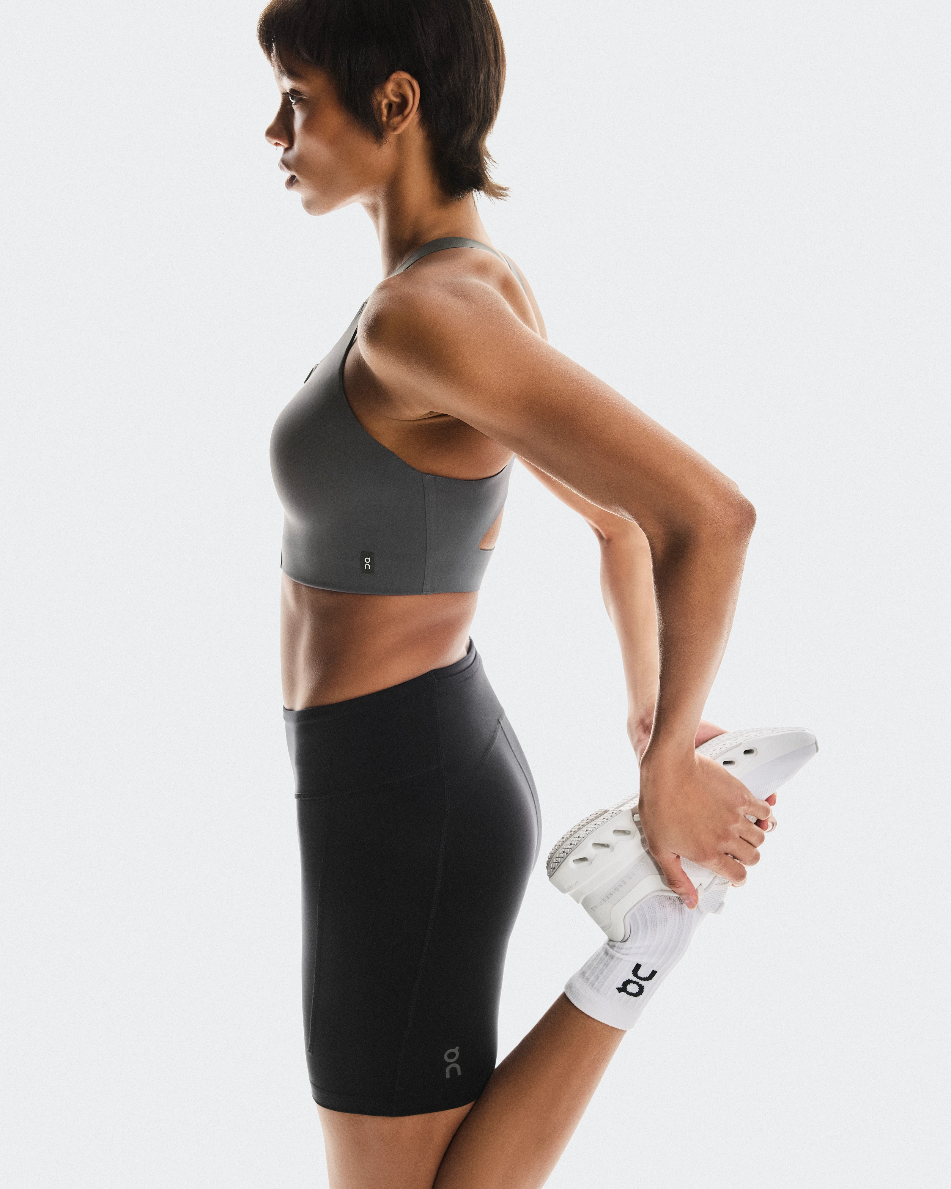 On Performance Tights Short Black Femme Leggings