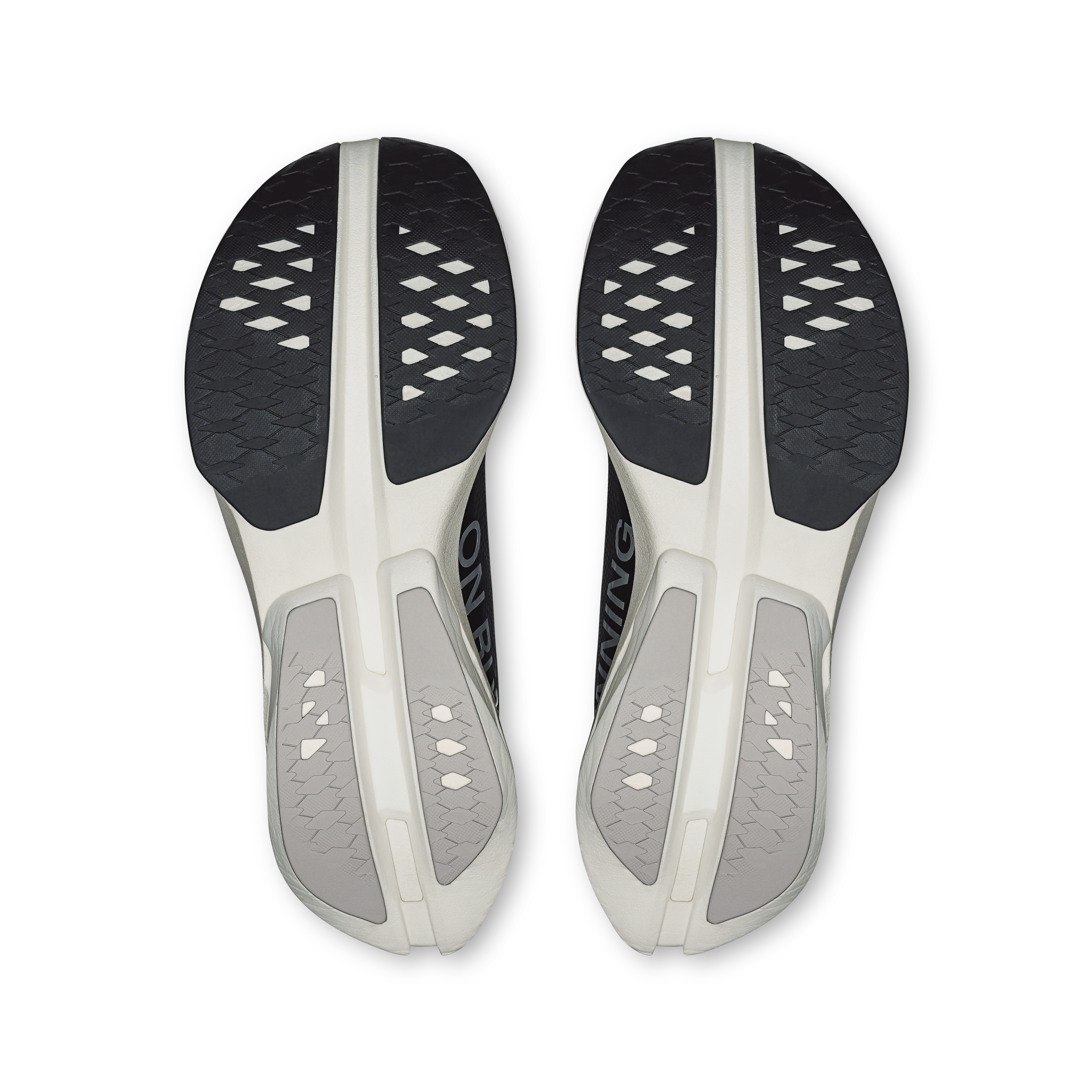 On Cloudboom Strike Black & White Femme Running sur route Chaussures