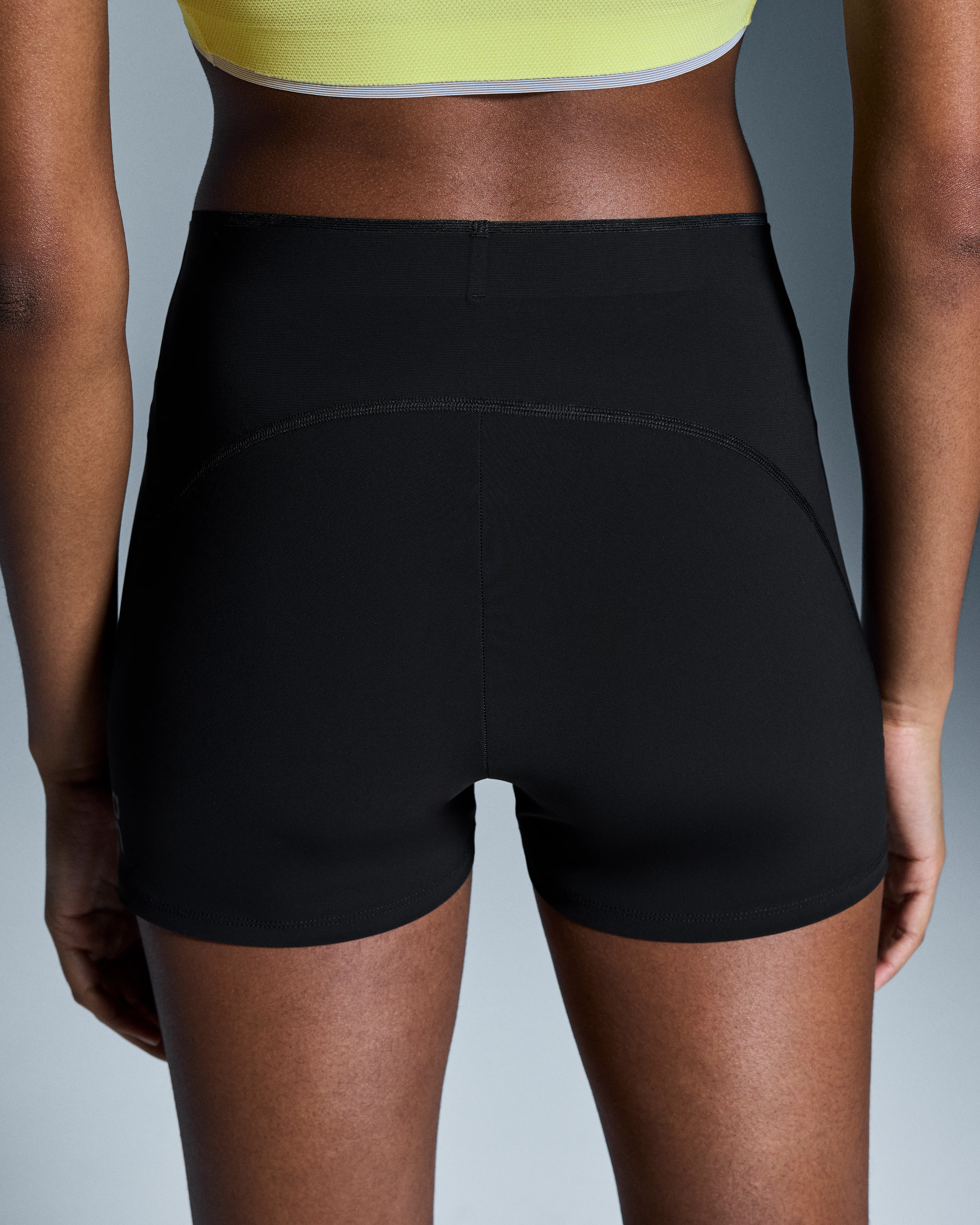 On Race Tights Short Black Femme Leggings