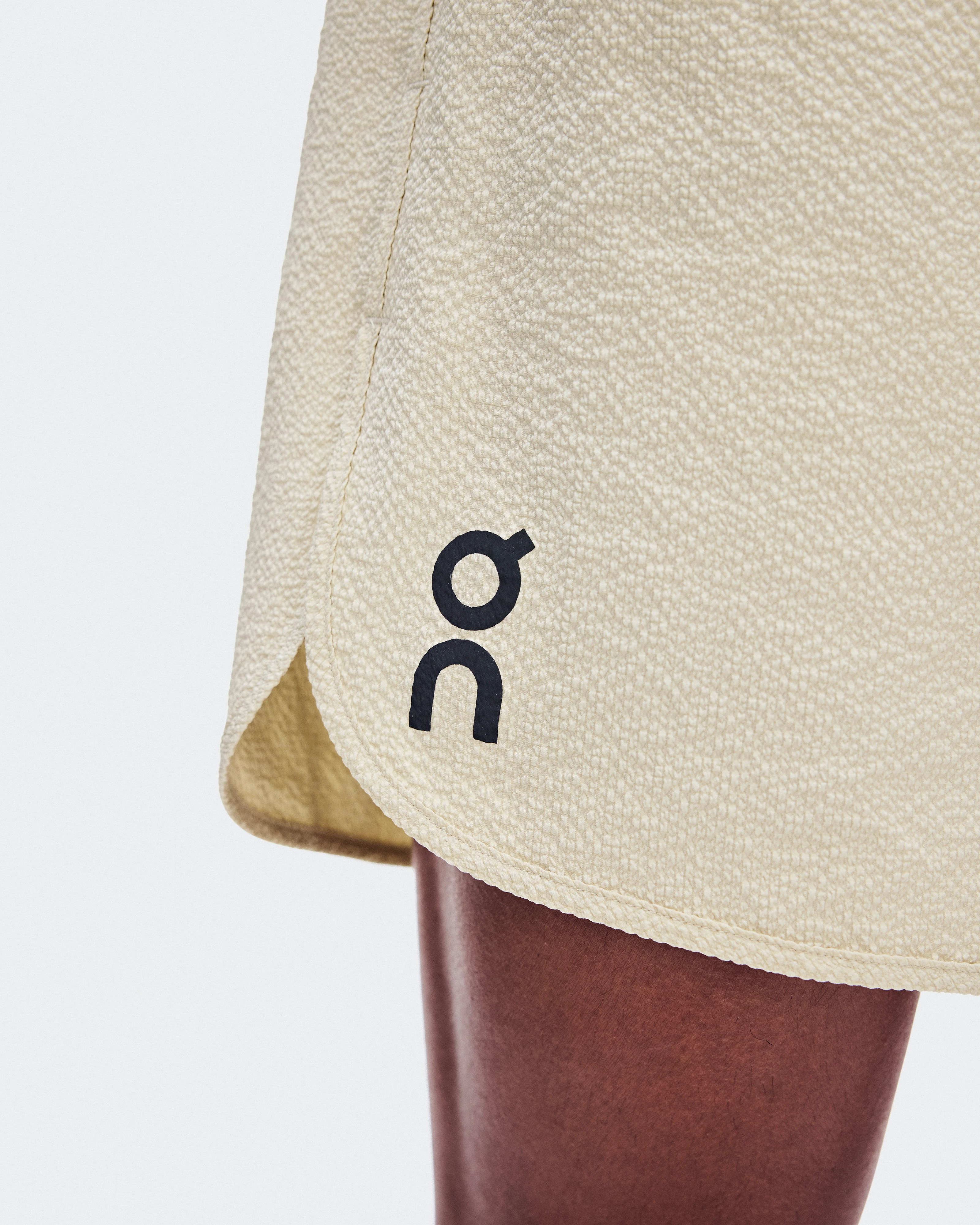 On Performance Volt Shorts Hare Homme Shorts