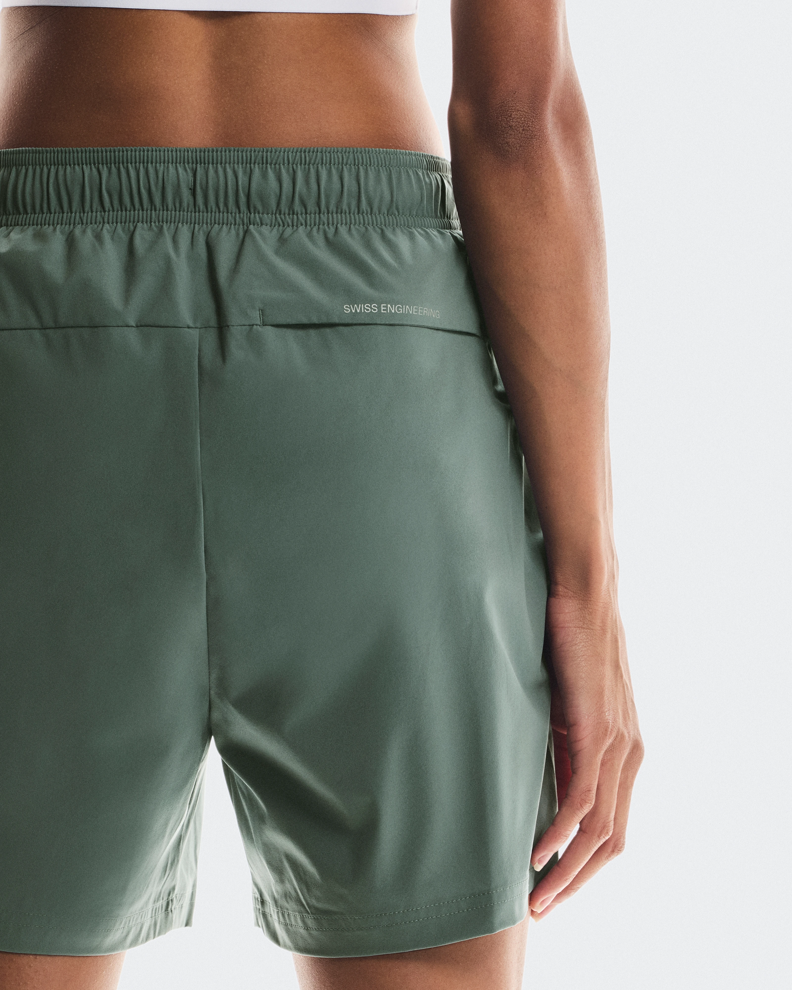 On 5" Core Shorts Olive Femme Shorts