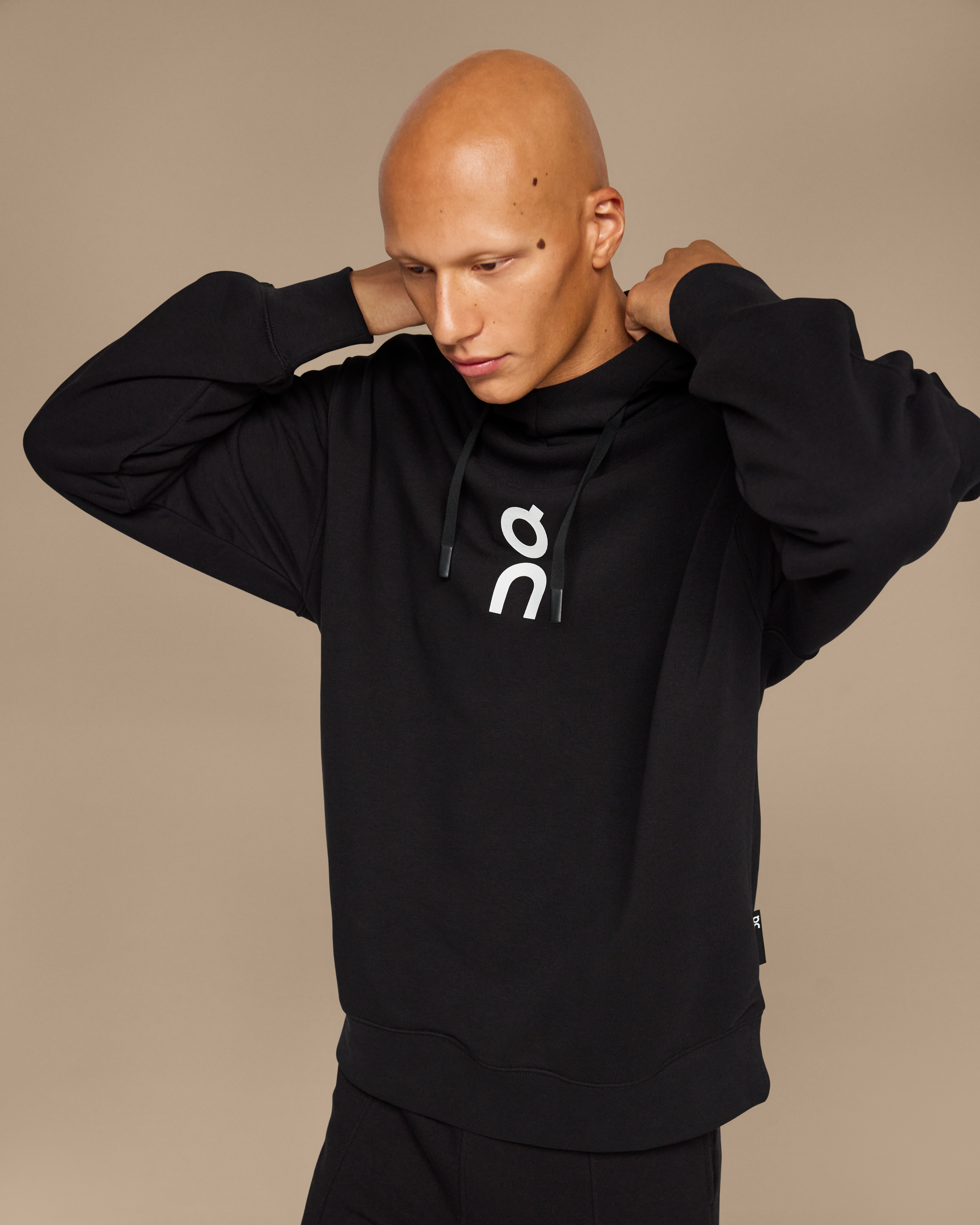 On Club Hoodie Black Homme Sweats à capuche et sweats