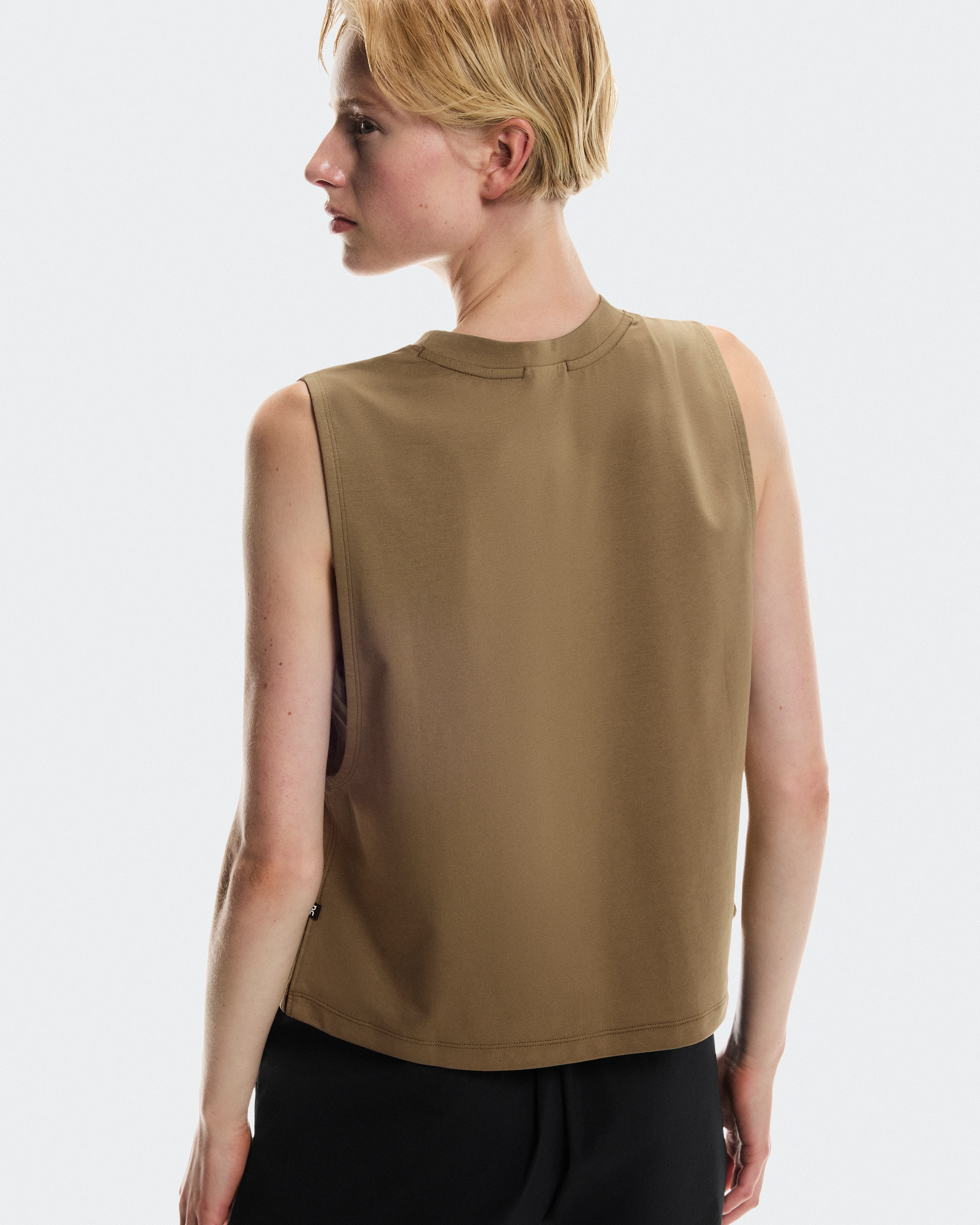 On Focus Crop Nutmeg Femme Hauts et t-shirts
