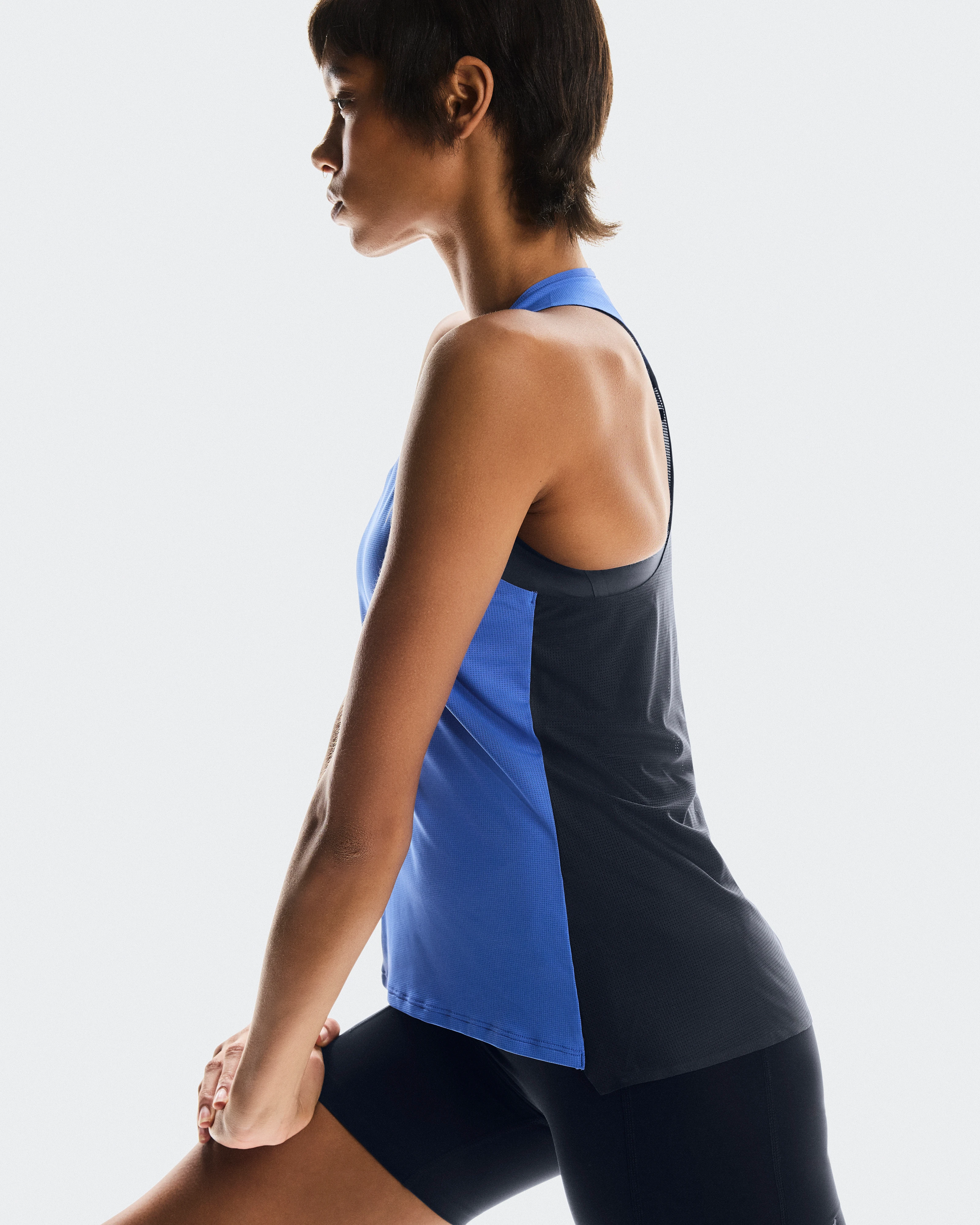 On Performance Tank Zaffre & Navy Femme Hauts et t-shirts