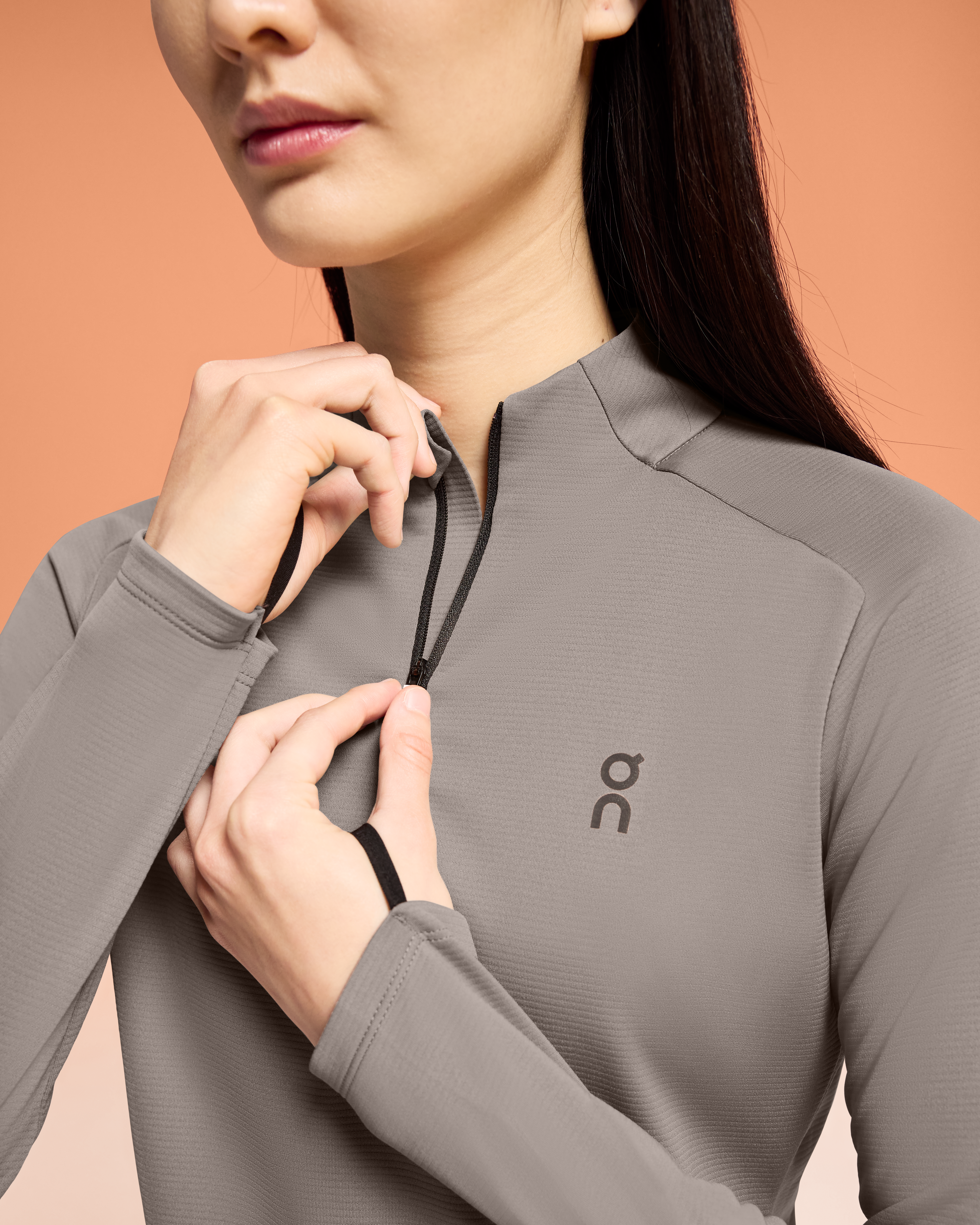 On Climate Shirt Cinder Femme Sweats à capuche et sweats
