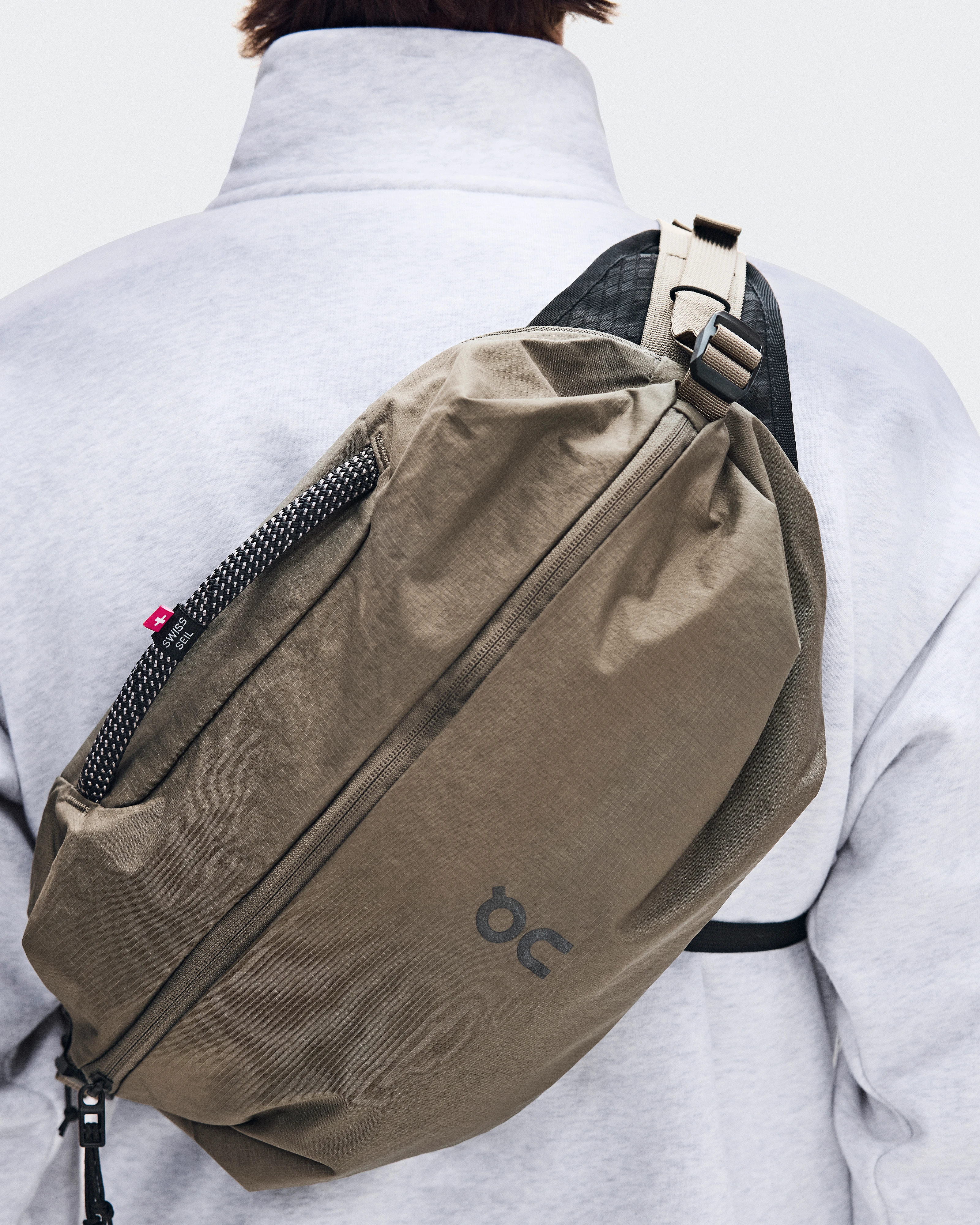 On Sling Pack 9L Olive & Black Unisexe Sacs