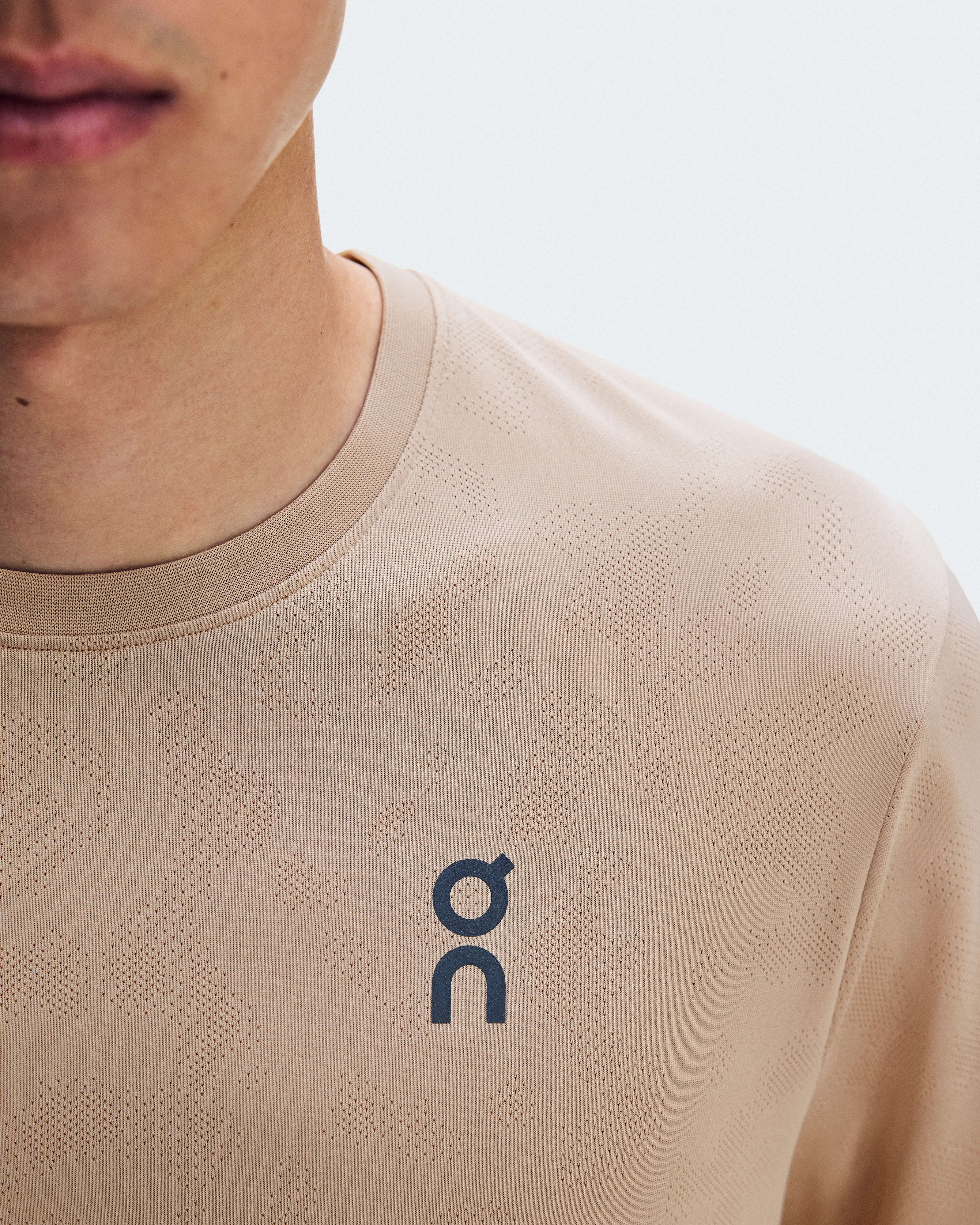On Core-T Grid Desert Homme Hauts et t-shirts