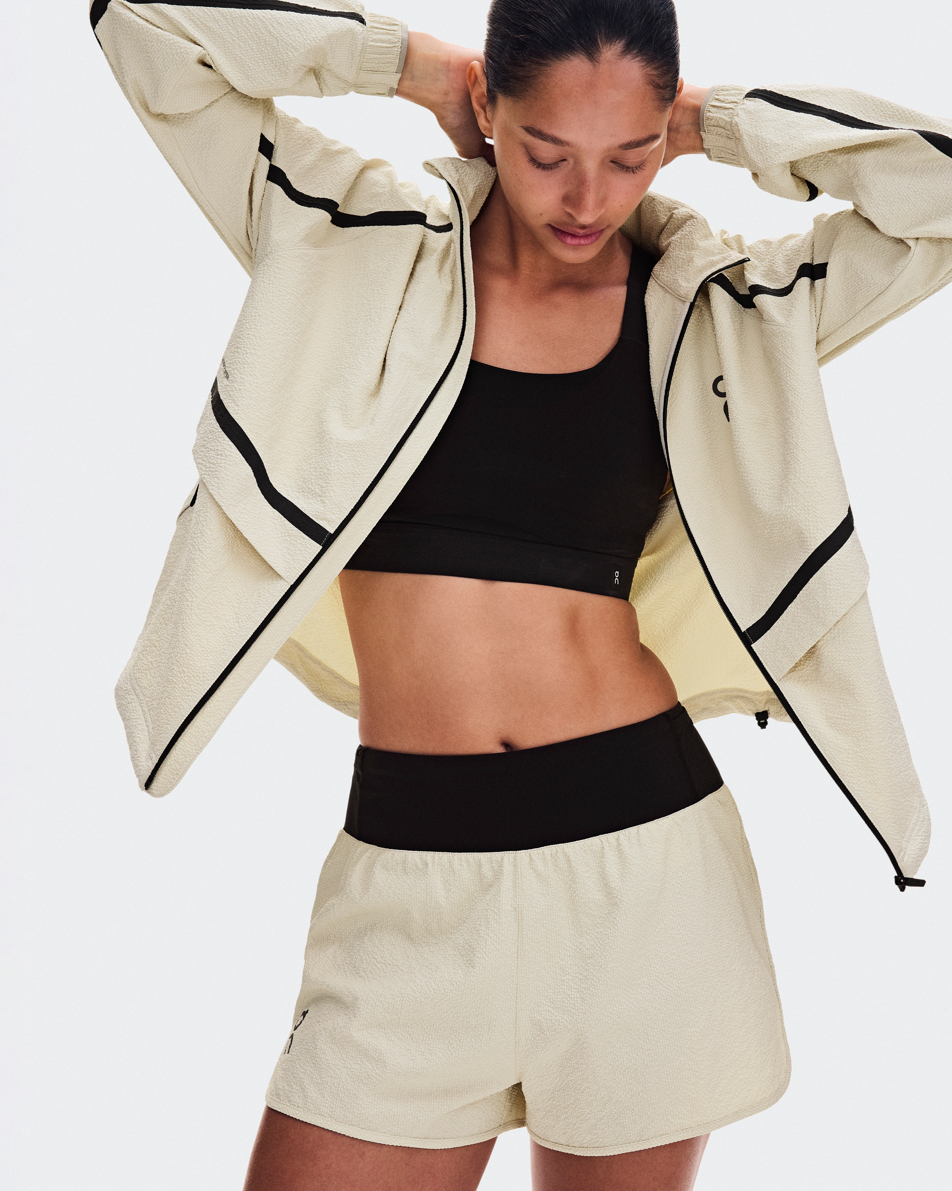 On Performance Volt Shorts Hare Femme Shorts