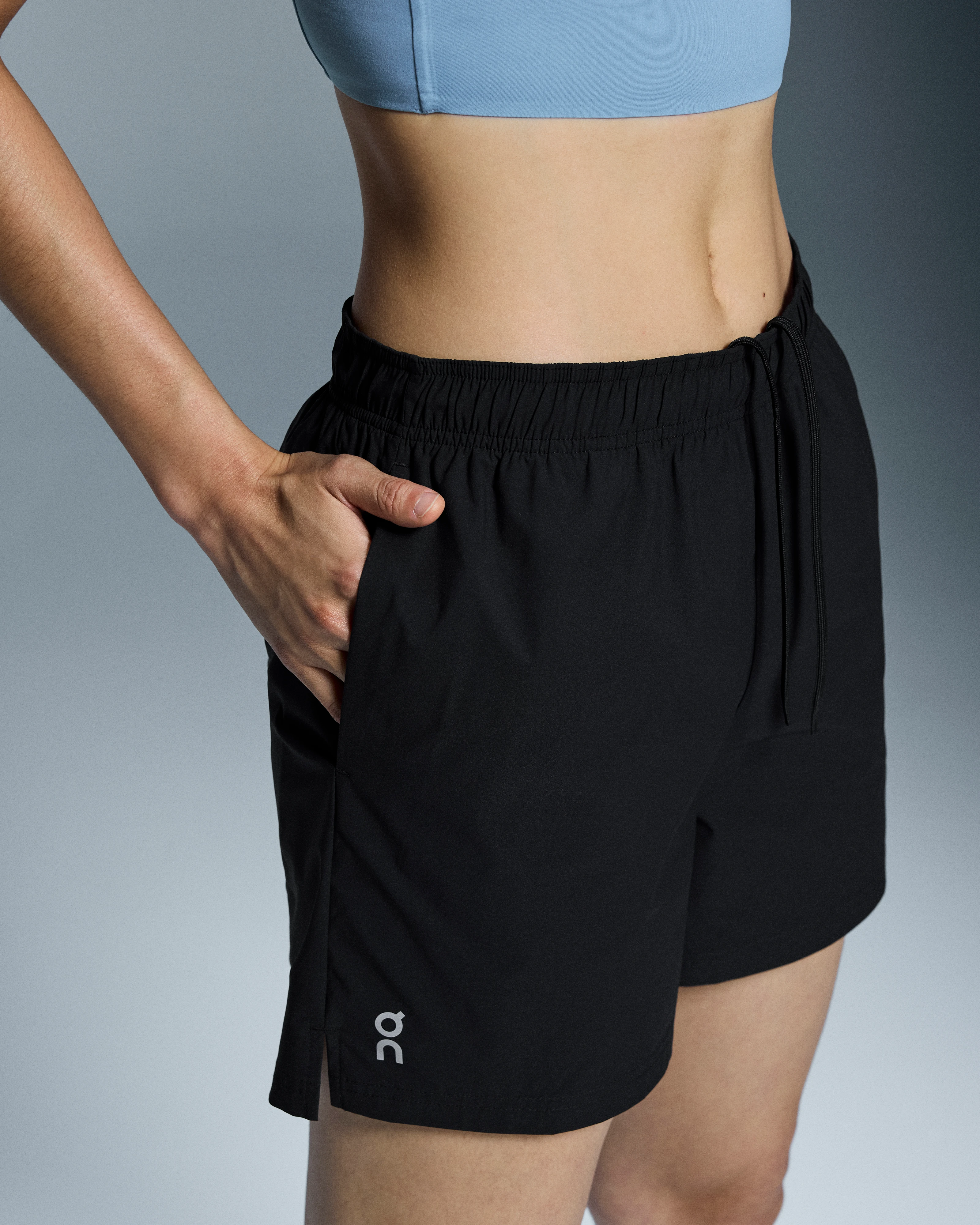 On 5" Core Shorts Black Femme Shorts