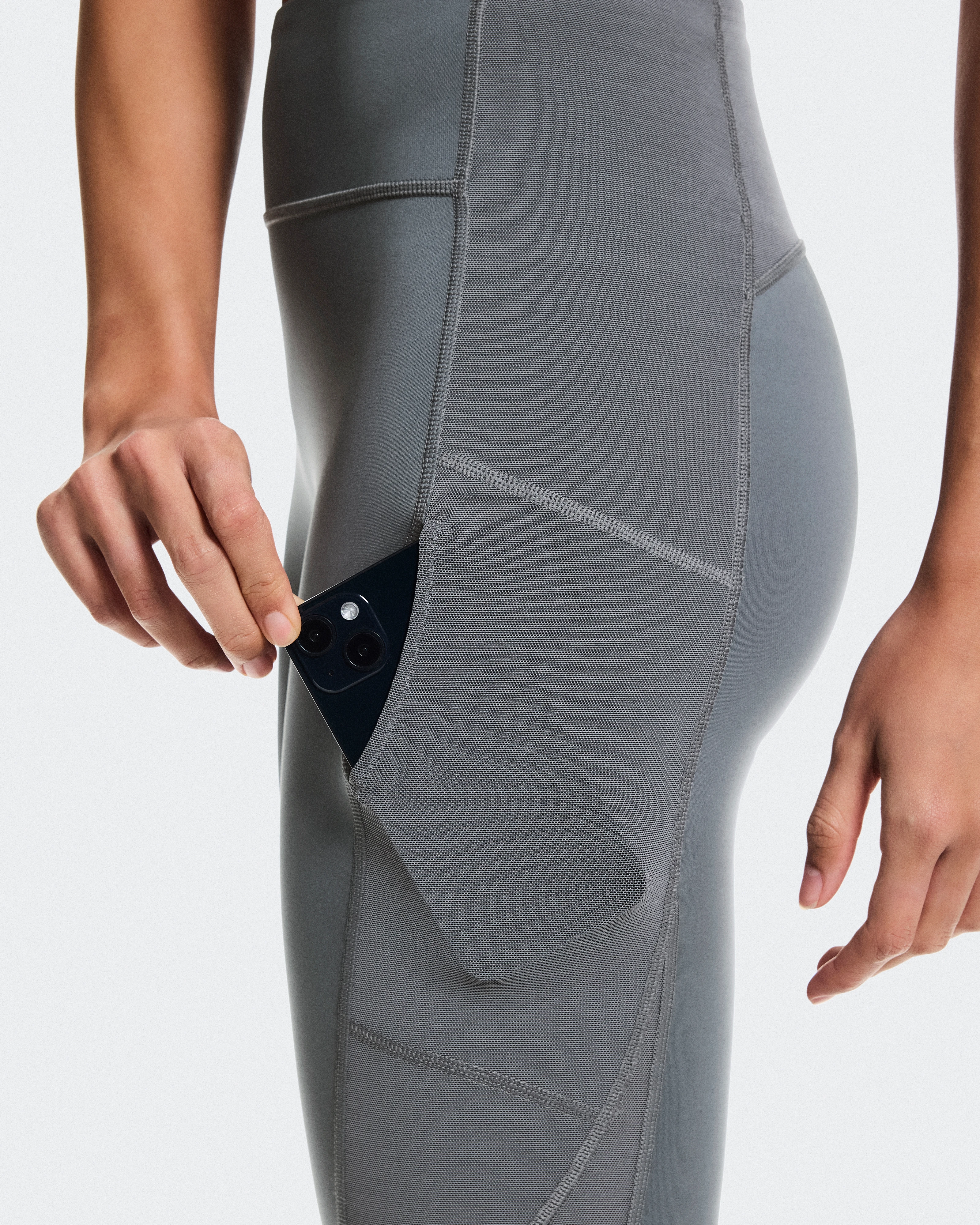 On Train Volt Tights 7/8 Rock Femme Leggings