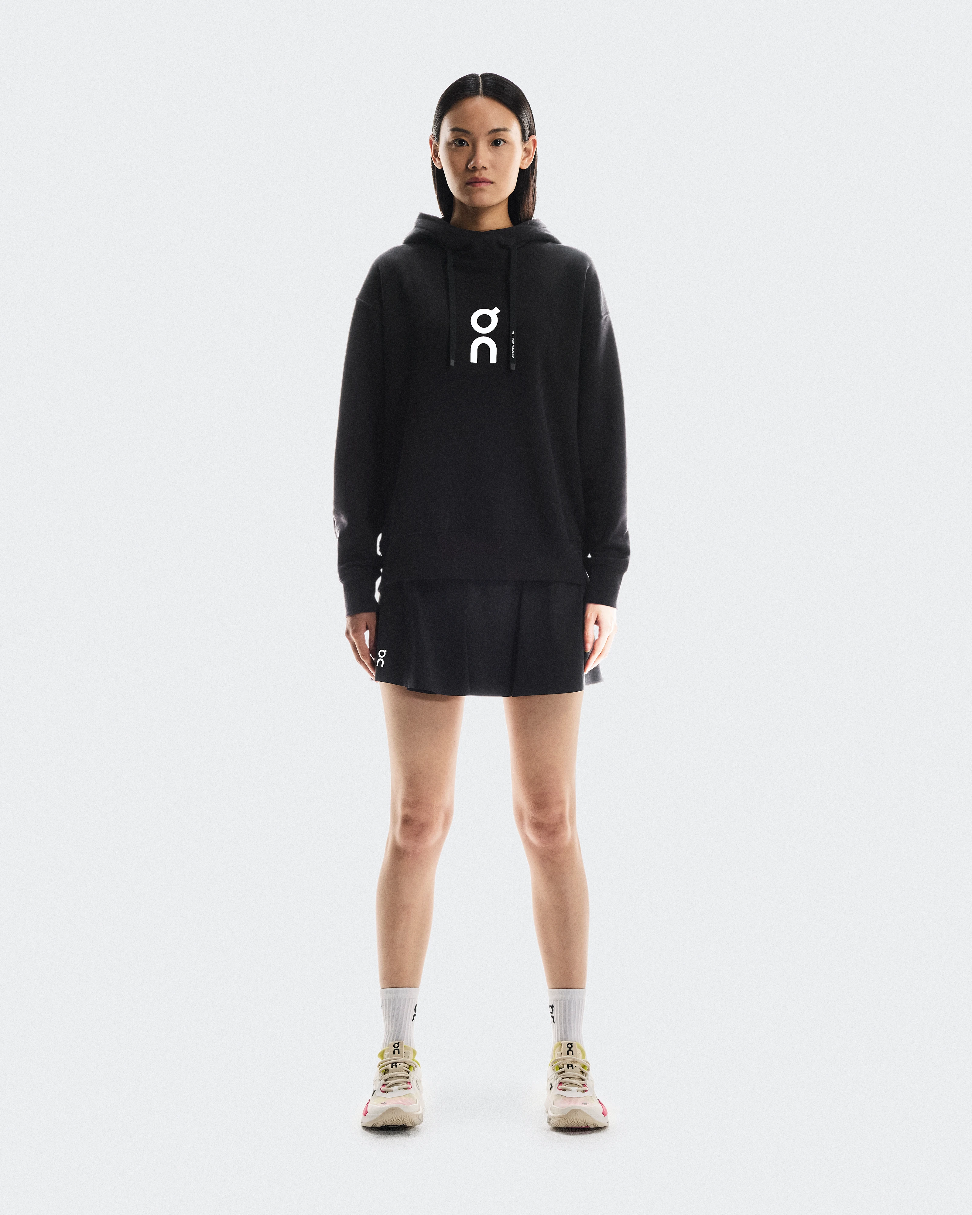 On Club Hoodie Tennis Black Femme Sweats à capuche et sweats