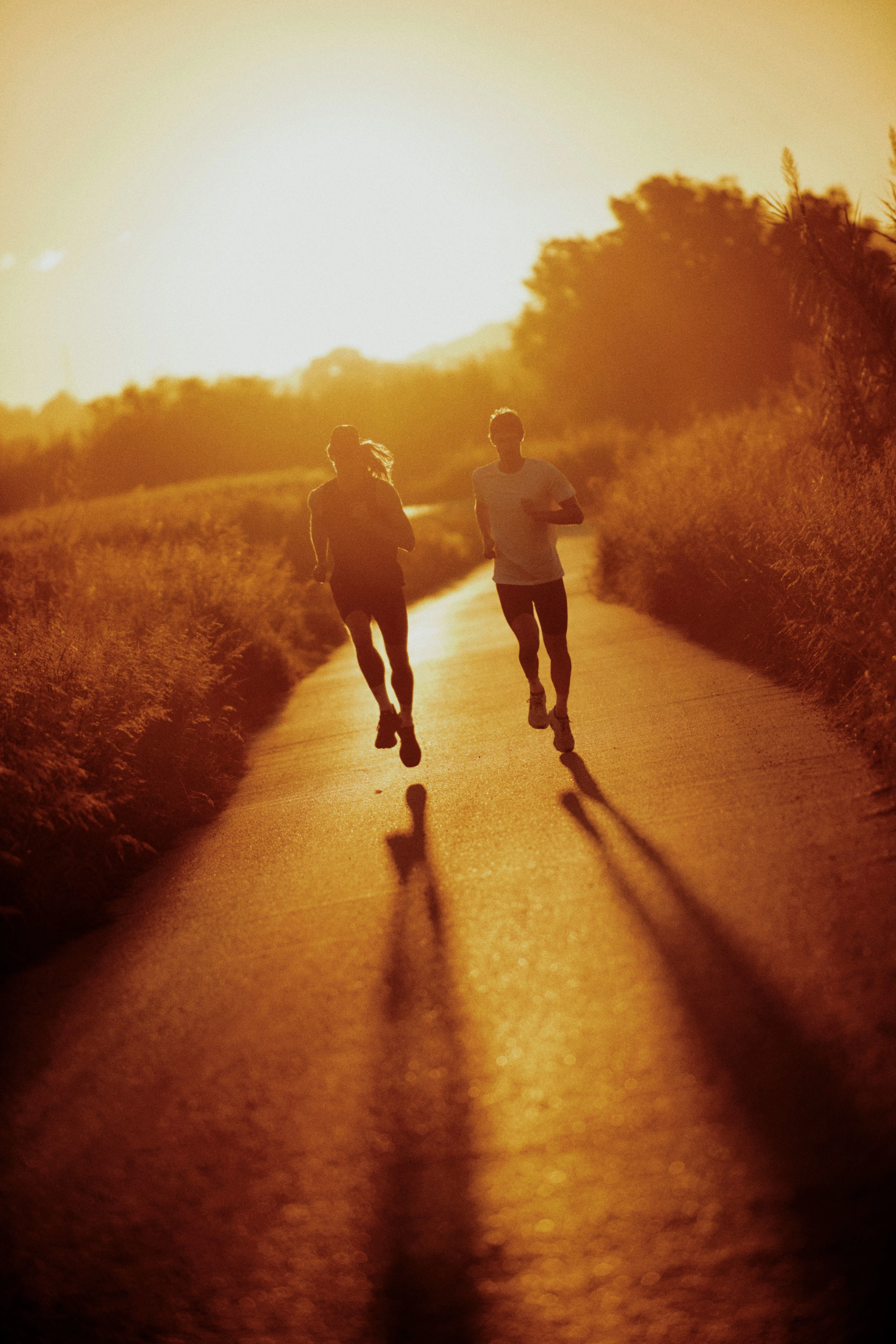 Femme en train de courir sur un trail