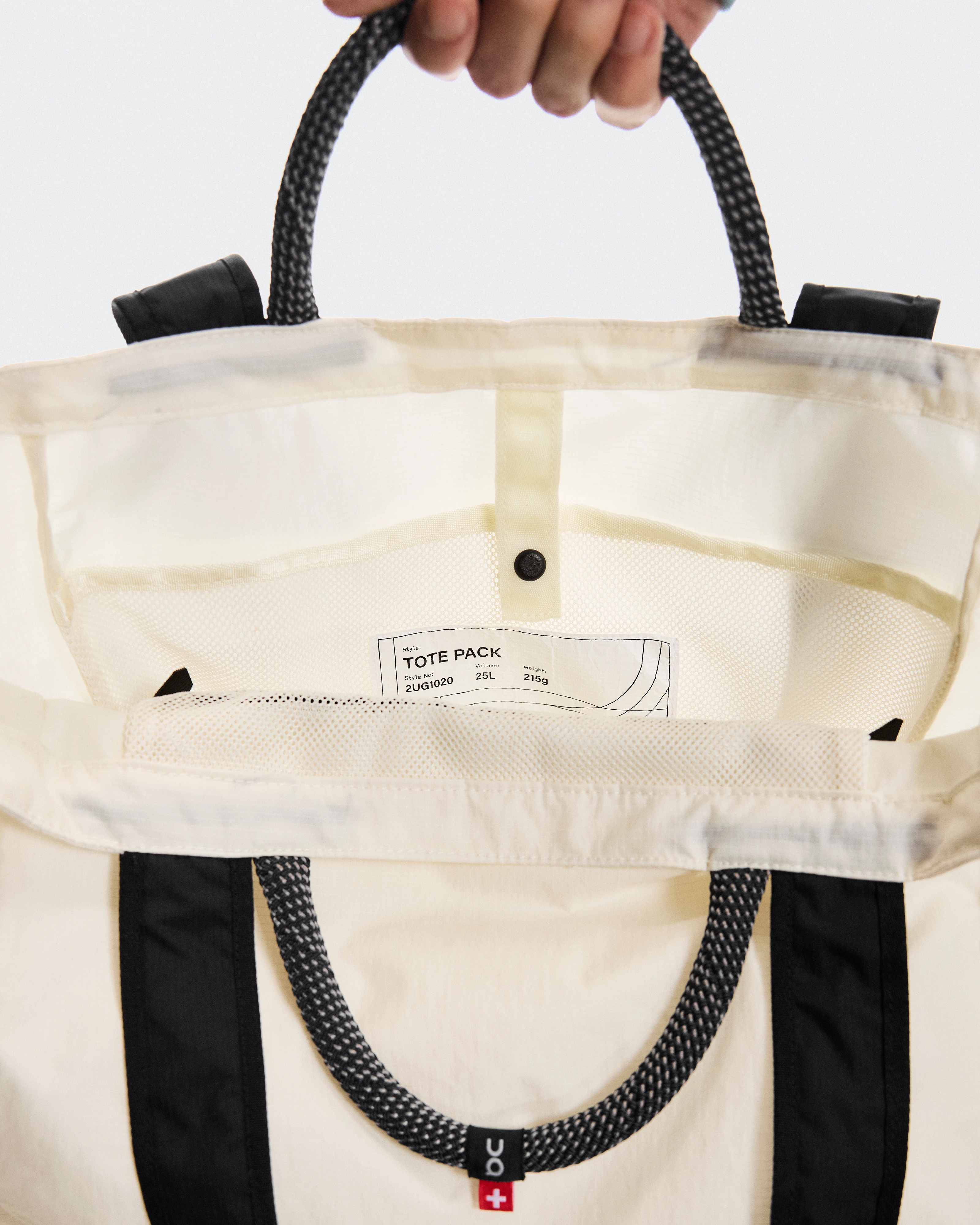 On Tote Pack 25L Cream & Black Unisexe Sacs