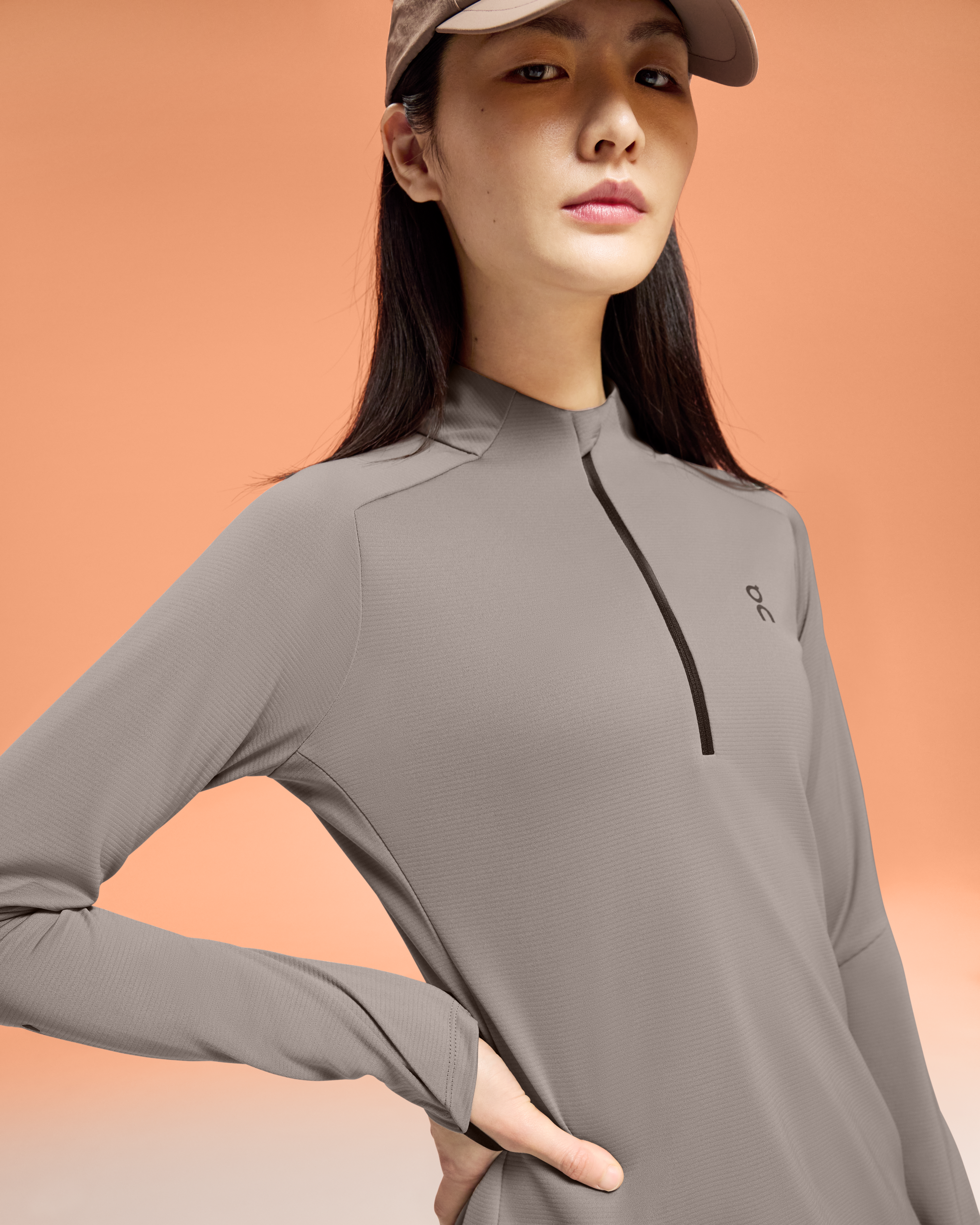 On Climate Shirt Cinder Femme Sweats à capuche et sweats