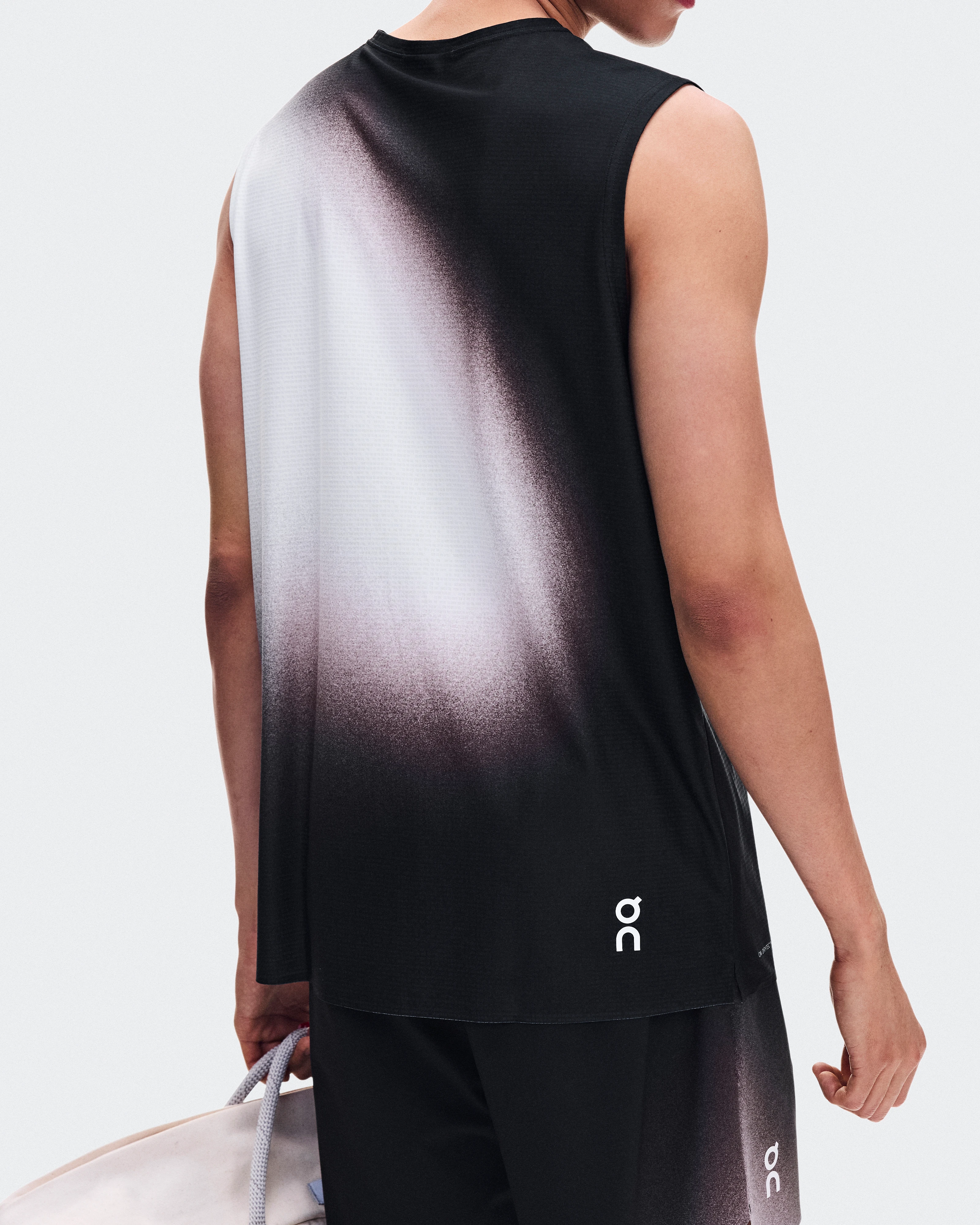 On Court Tank Swing Black & Mulberry Homme Hauts et t-shirts