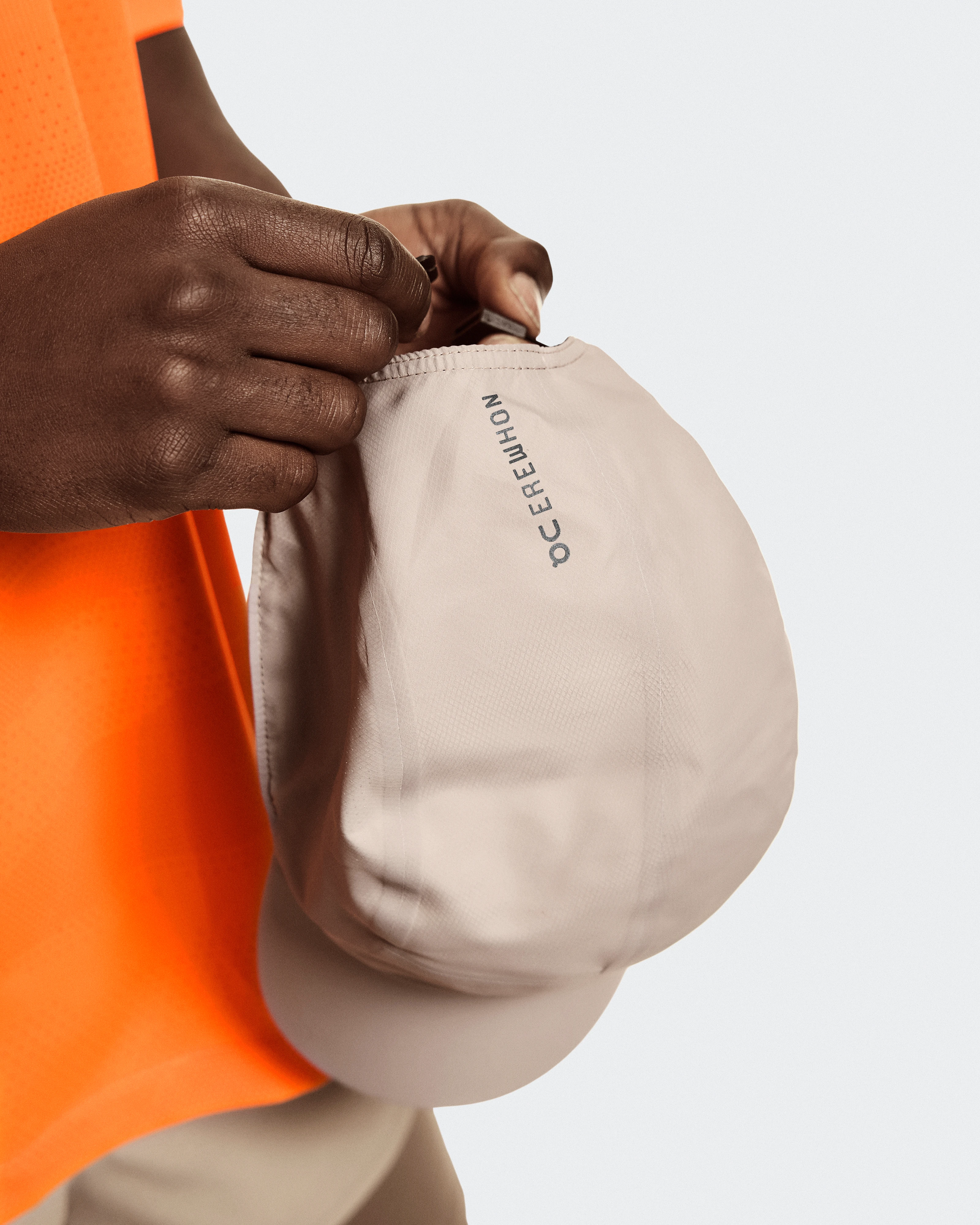 On Lightweight Cap Erewhon Cinder Unisexe Chapeaux