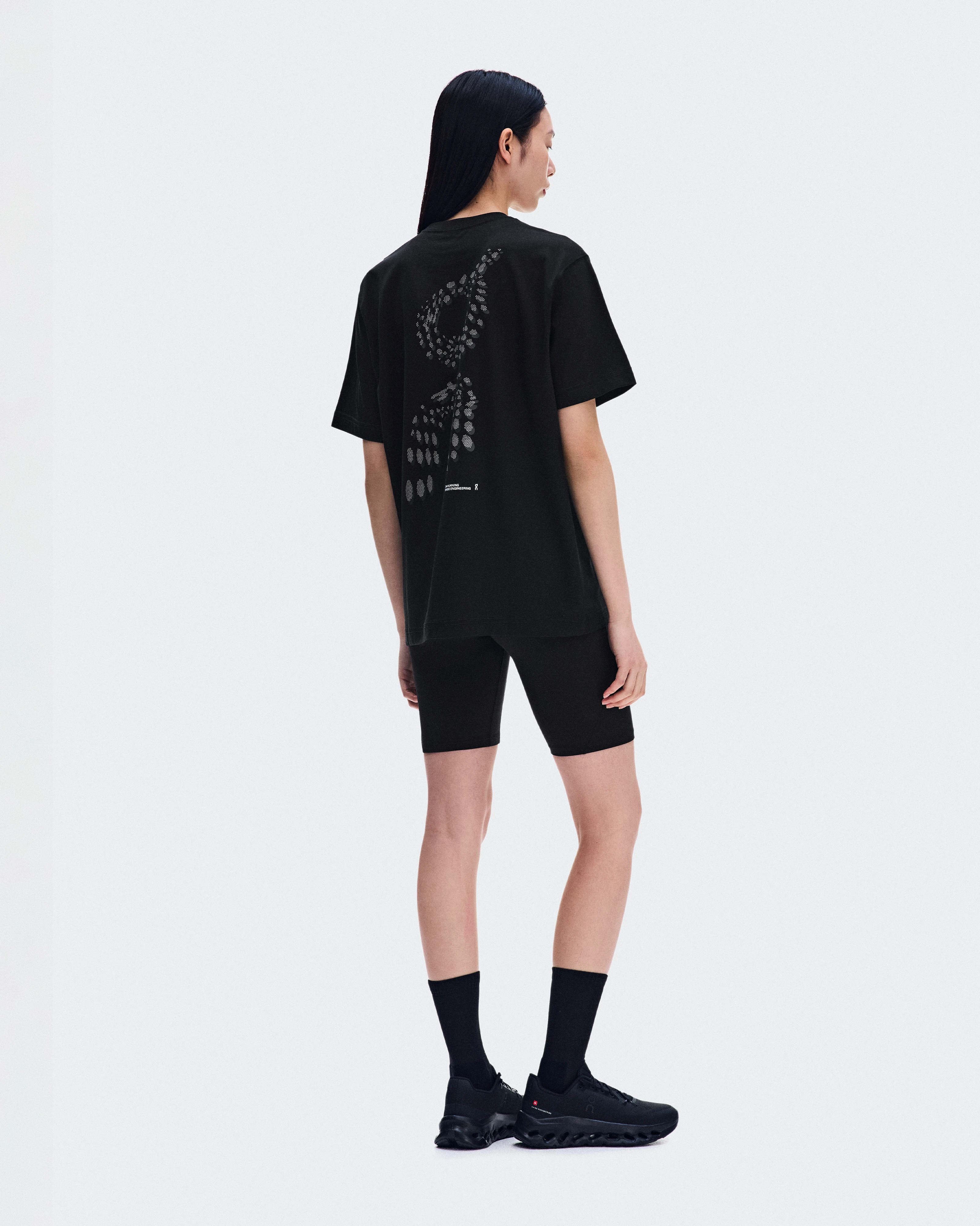 On Club Collective-T Runner Black Femme Hauts et t-shirts