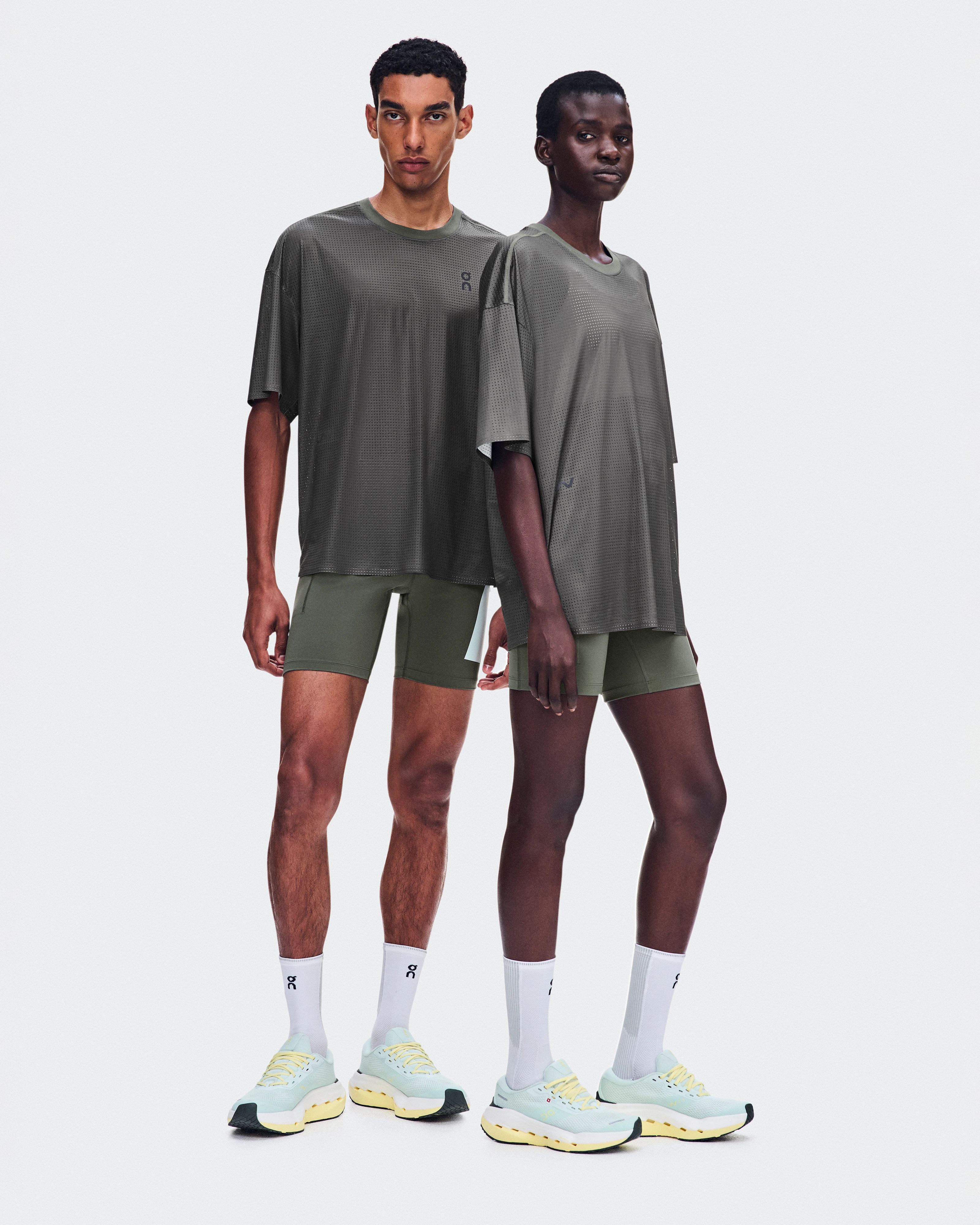 On Oversize Run-T LN1 Mire Unisexe Hauts et t-shirts