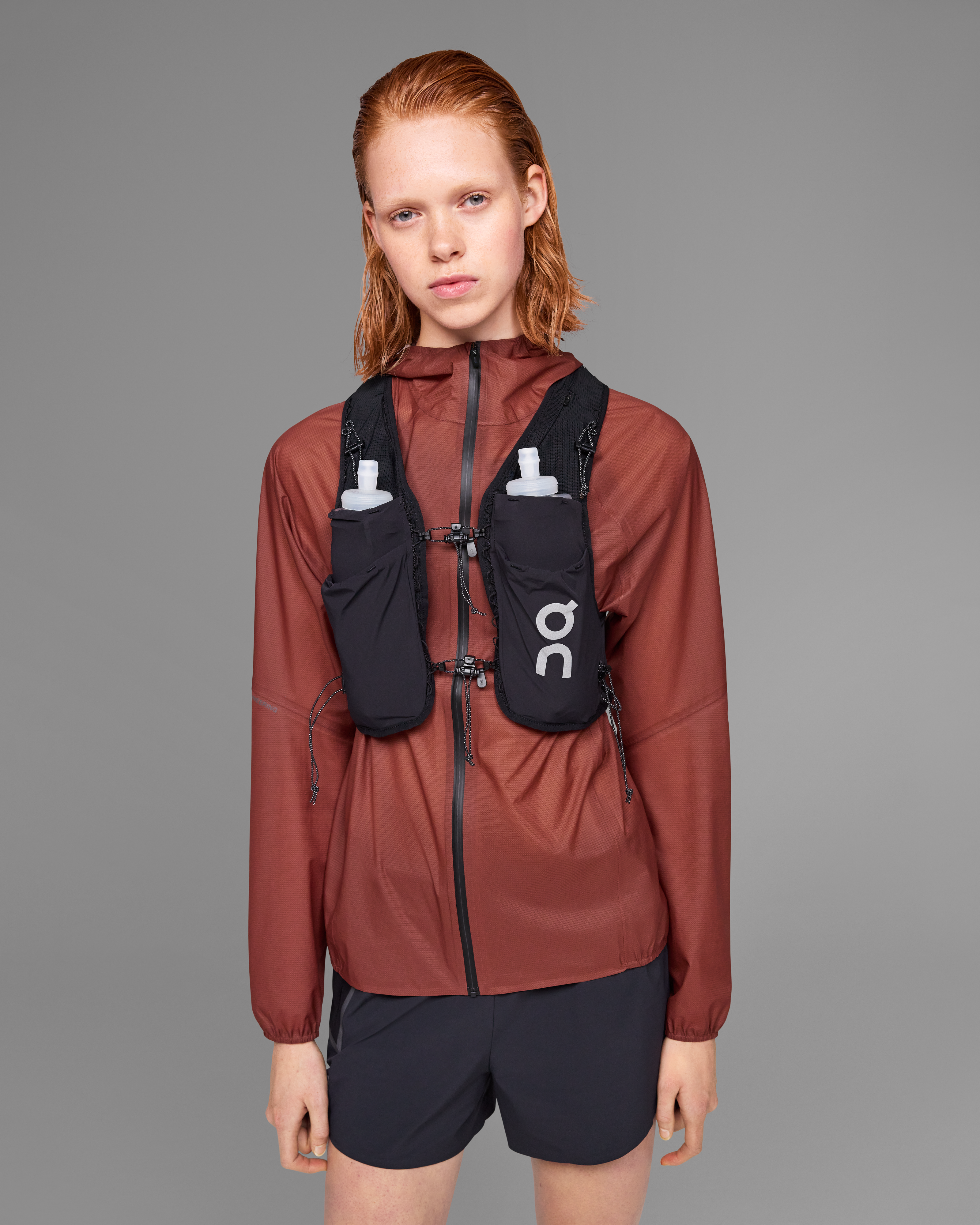 On Ultra Vest 10L Black Unisexe Gilet