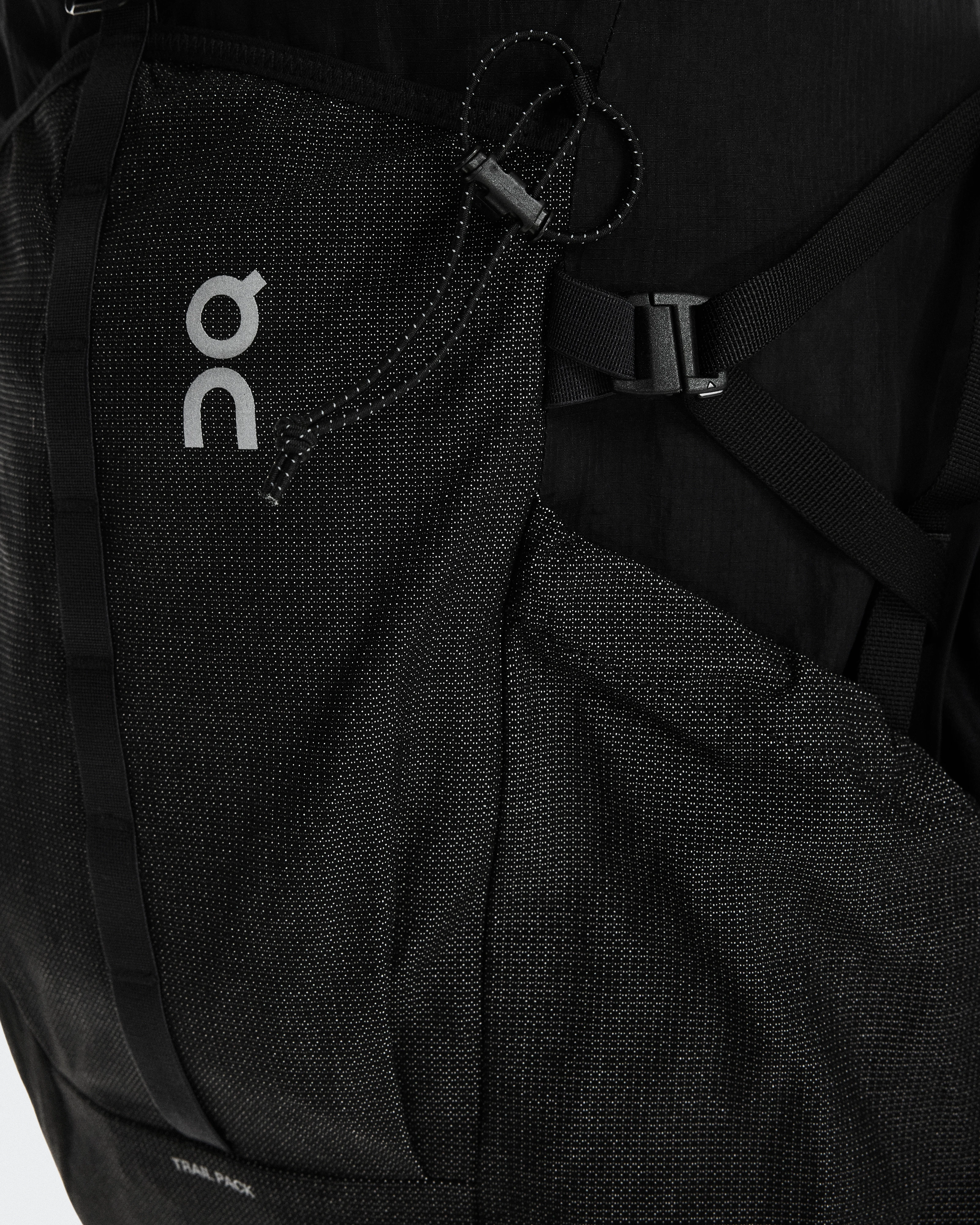 On Trail Pack 20L Black Unisexe Sacs