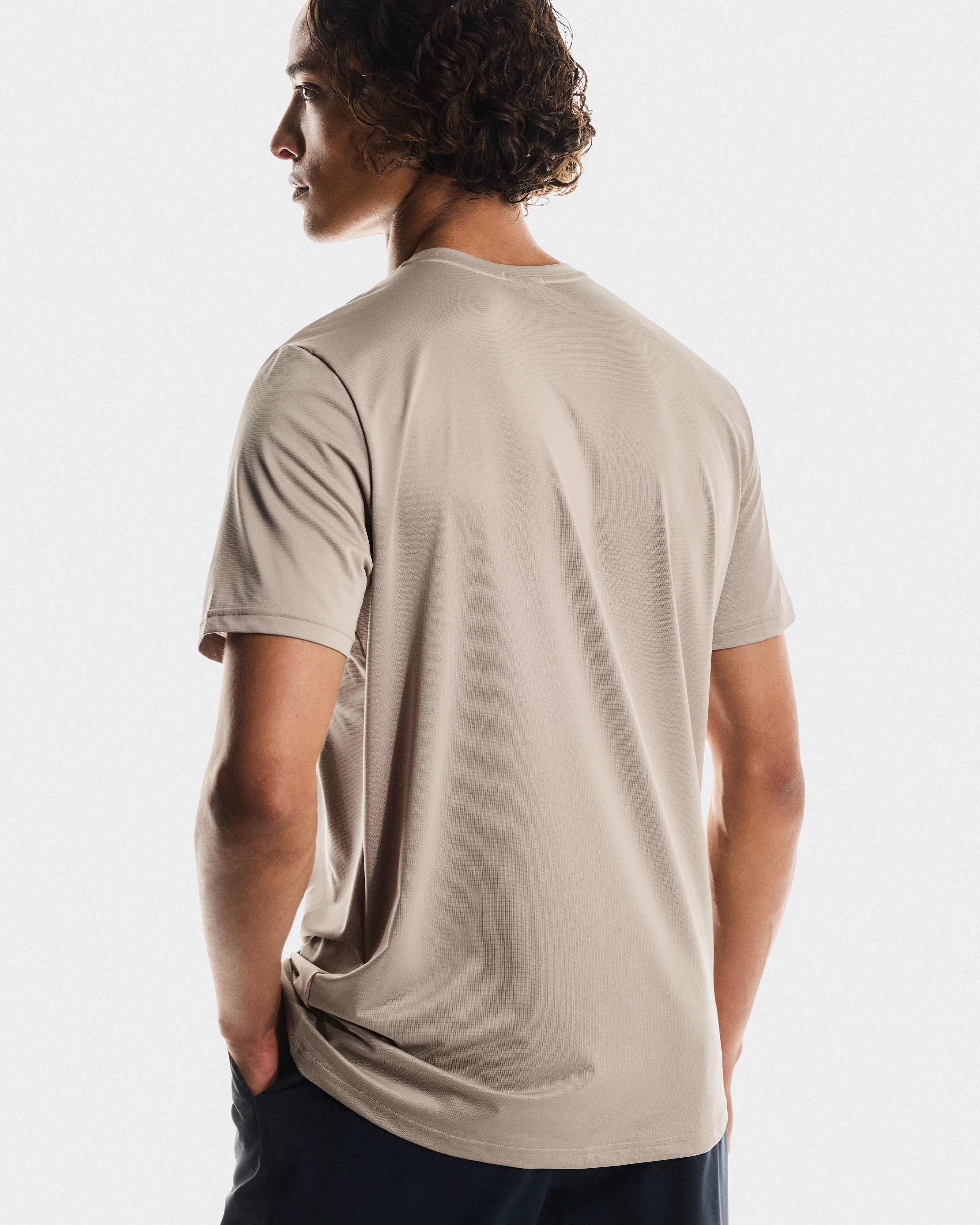 On Core-T Desert Homme Hauts et t-shirts