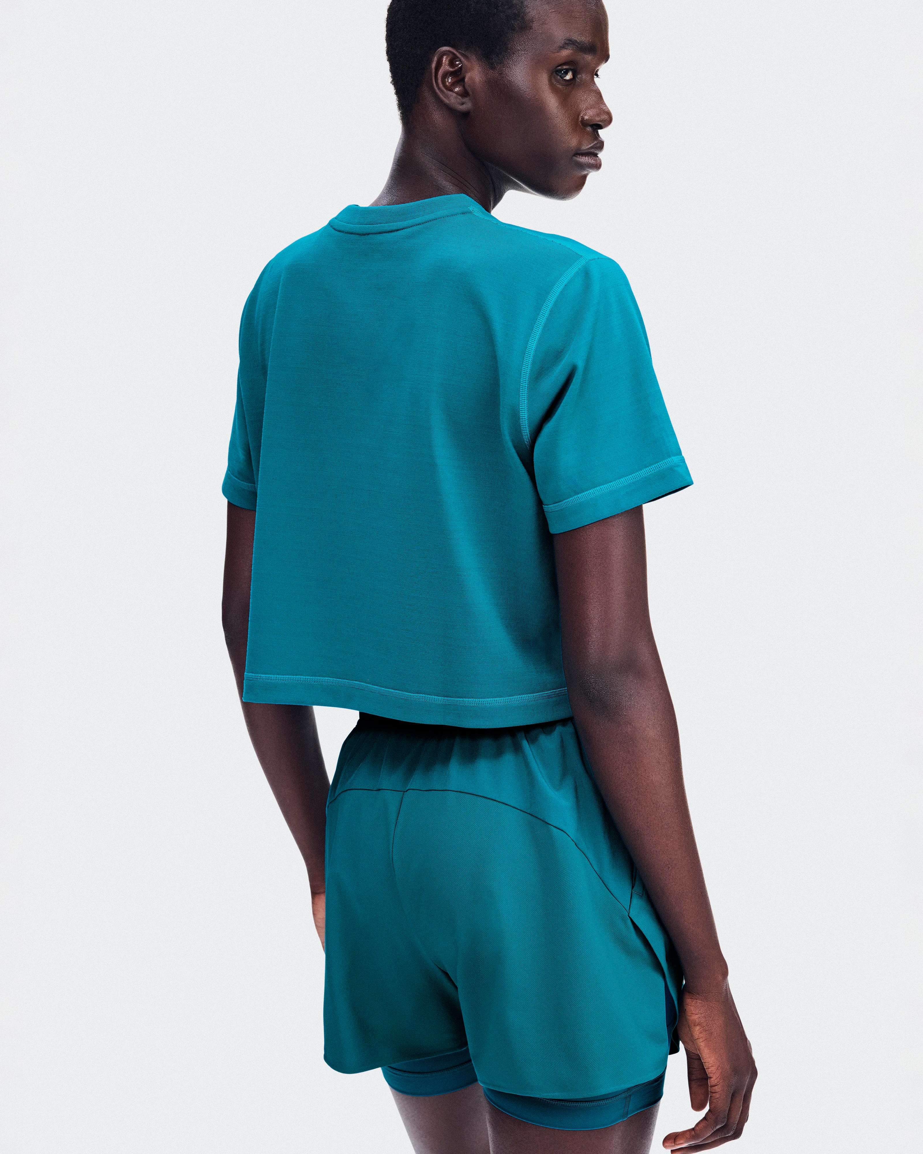 On Train-T Crop Abyss Femme Hauts et t-shirts