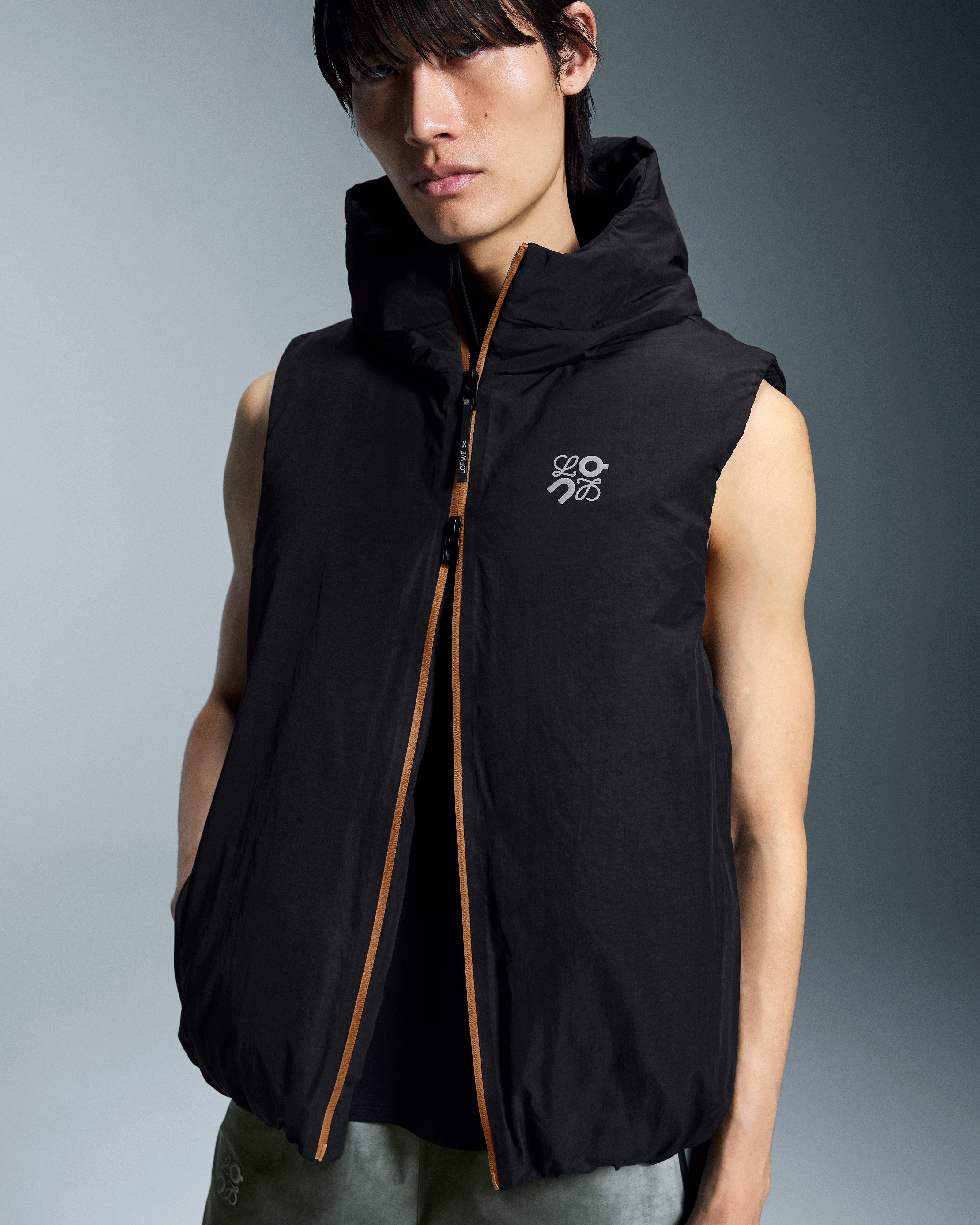 On Puffer Vest LOEWE Black Homme Vestes