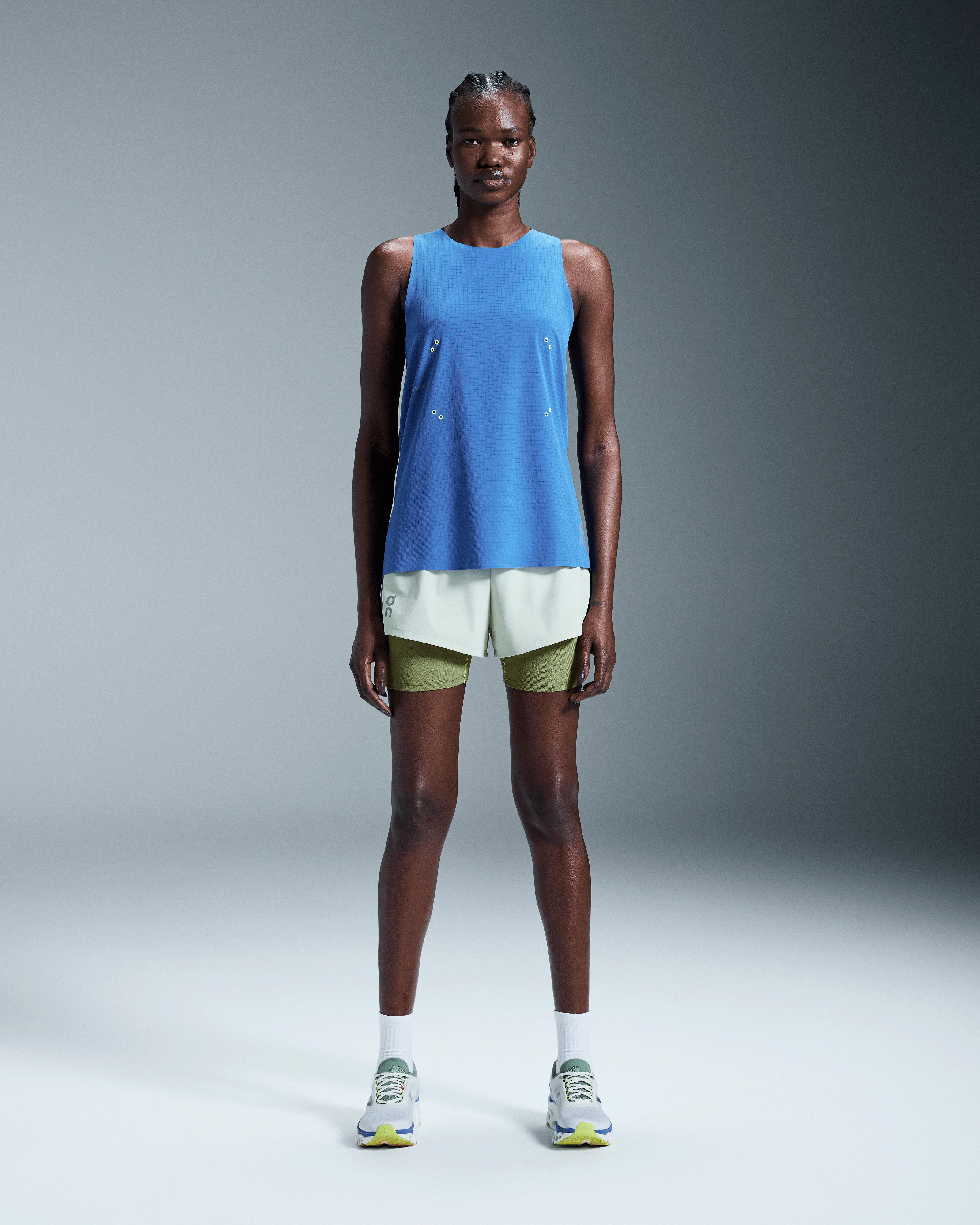 On Pace Shorts DISTANCE Chalk Femme Shorts