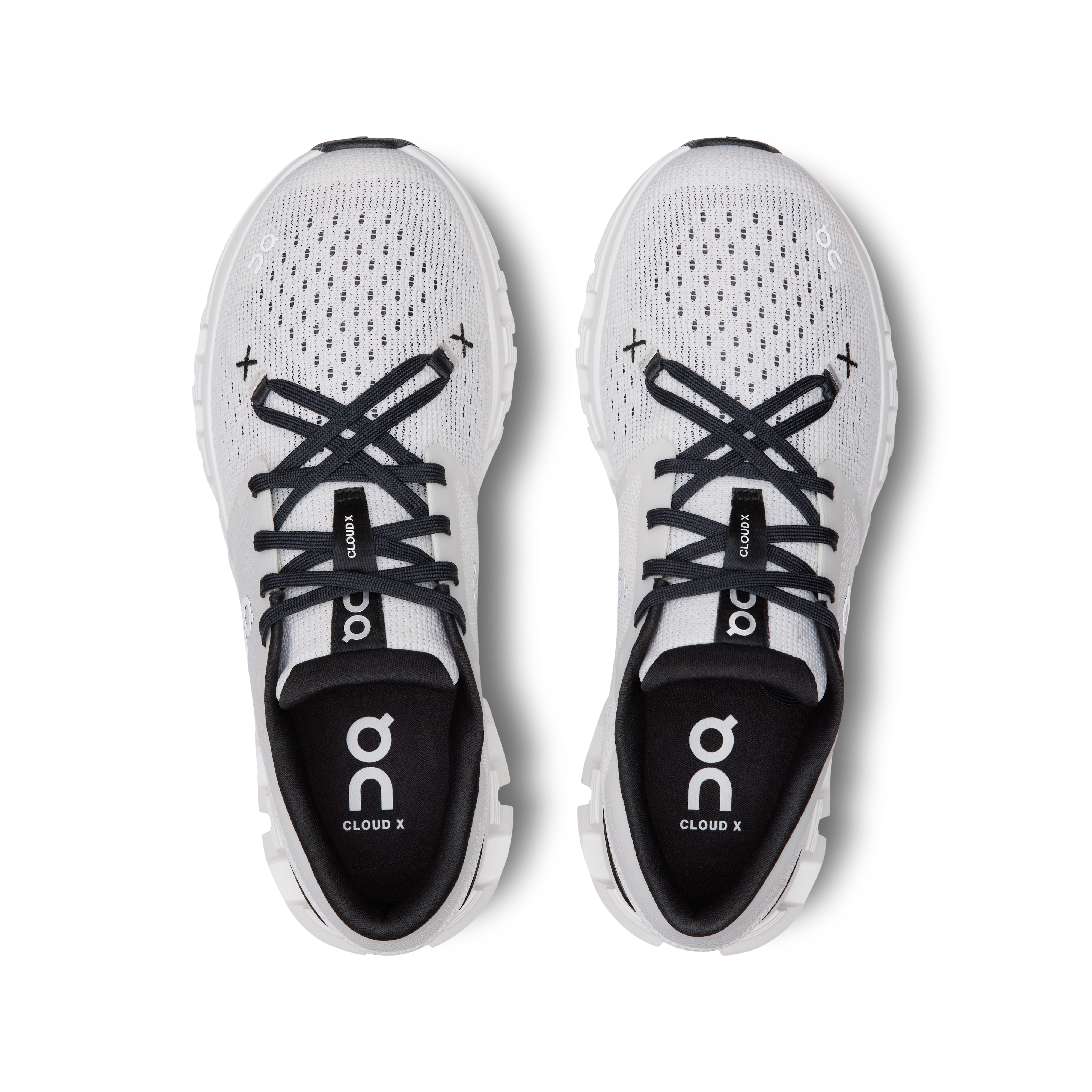 On Cloud X 4 Ivory & Black Femme training_shoes Chaussures
