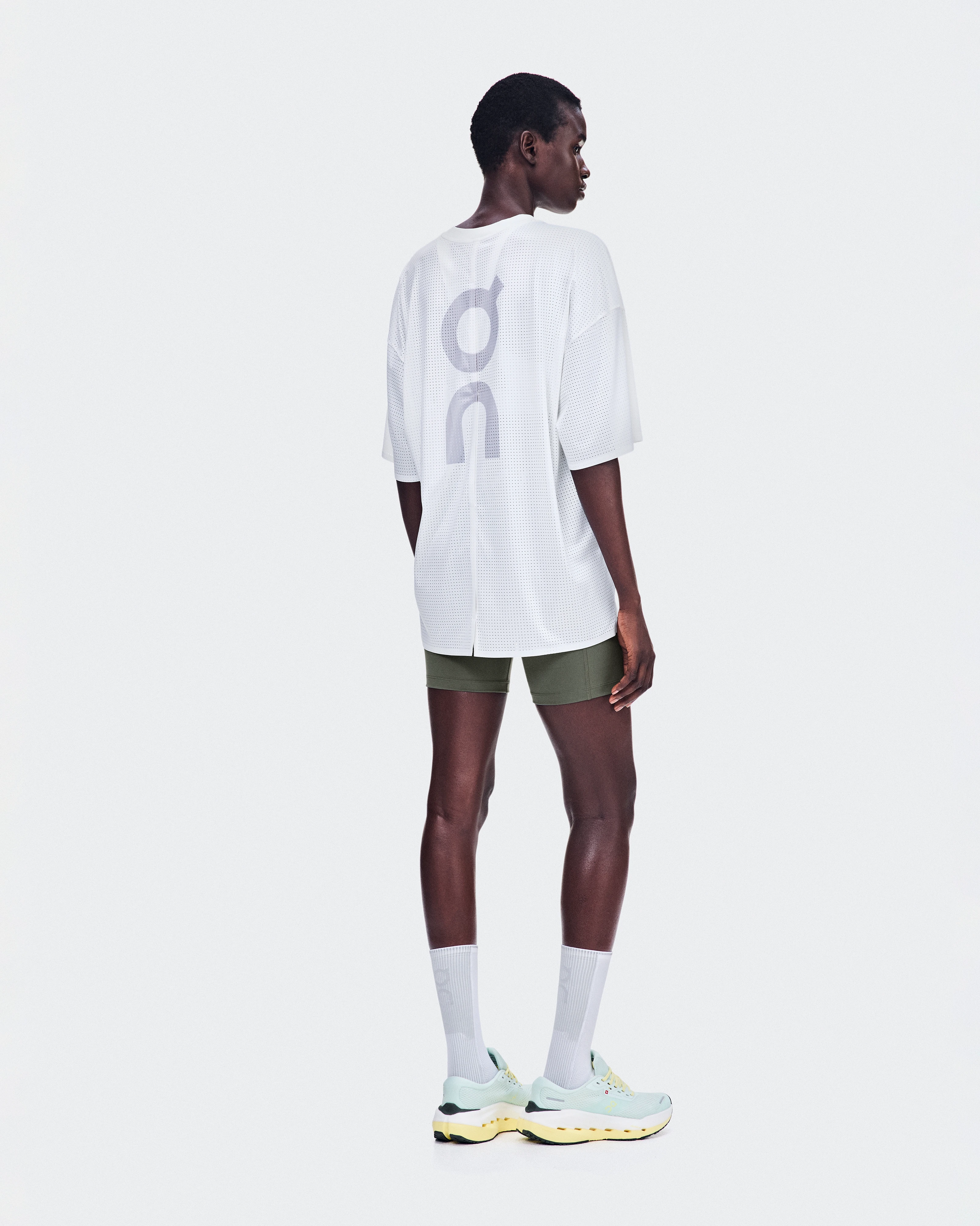 On Oversize Run-T LN1 White Unisexe Hauts et t-shirts