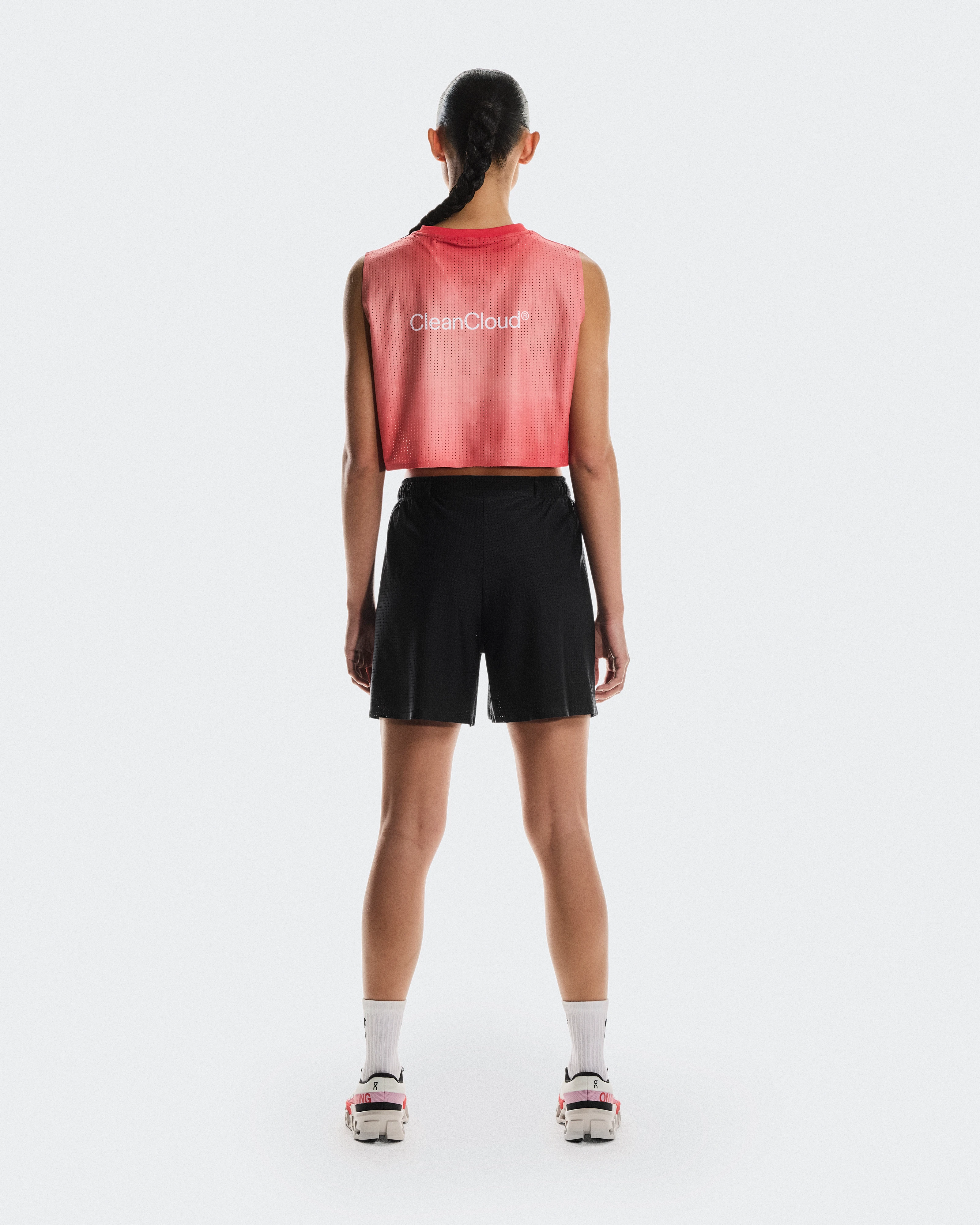 On Pace Mesh Shorts Black Femme Shorts