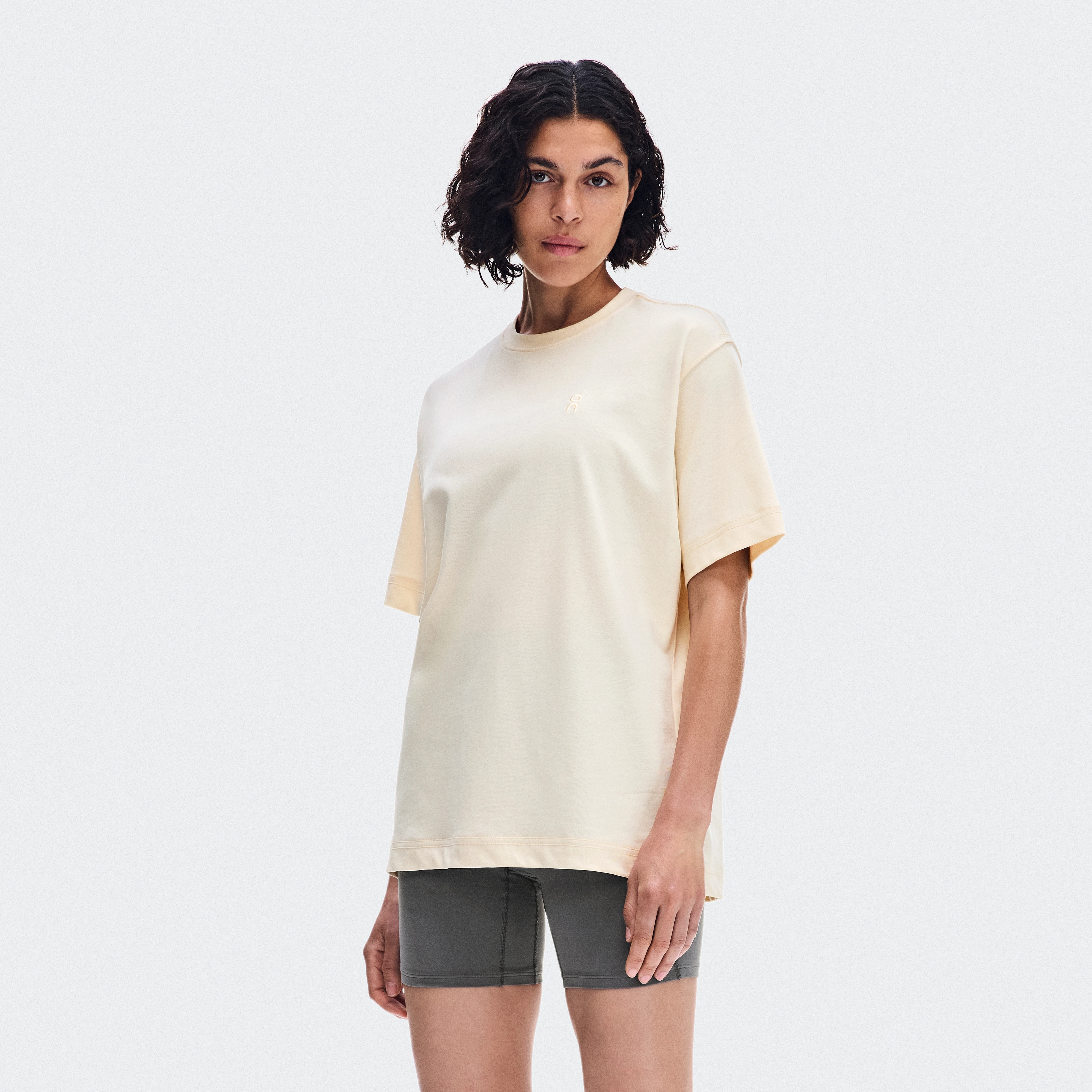 On Club Collective-T Chantilly Femme – Confort durable Hauts et t-shirts