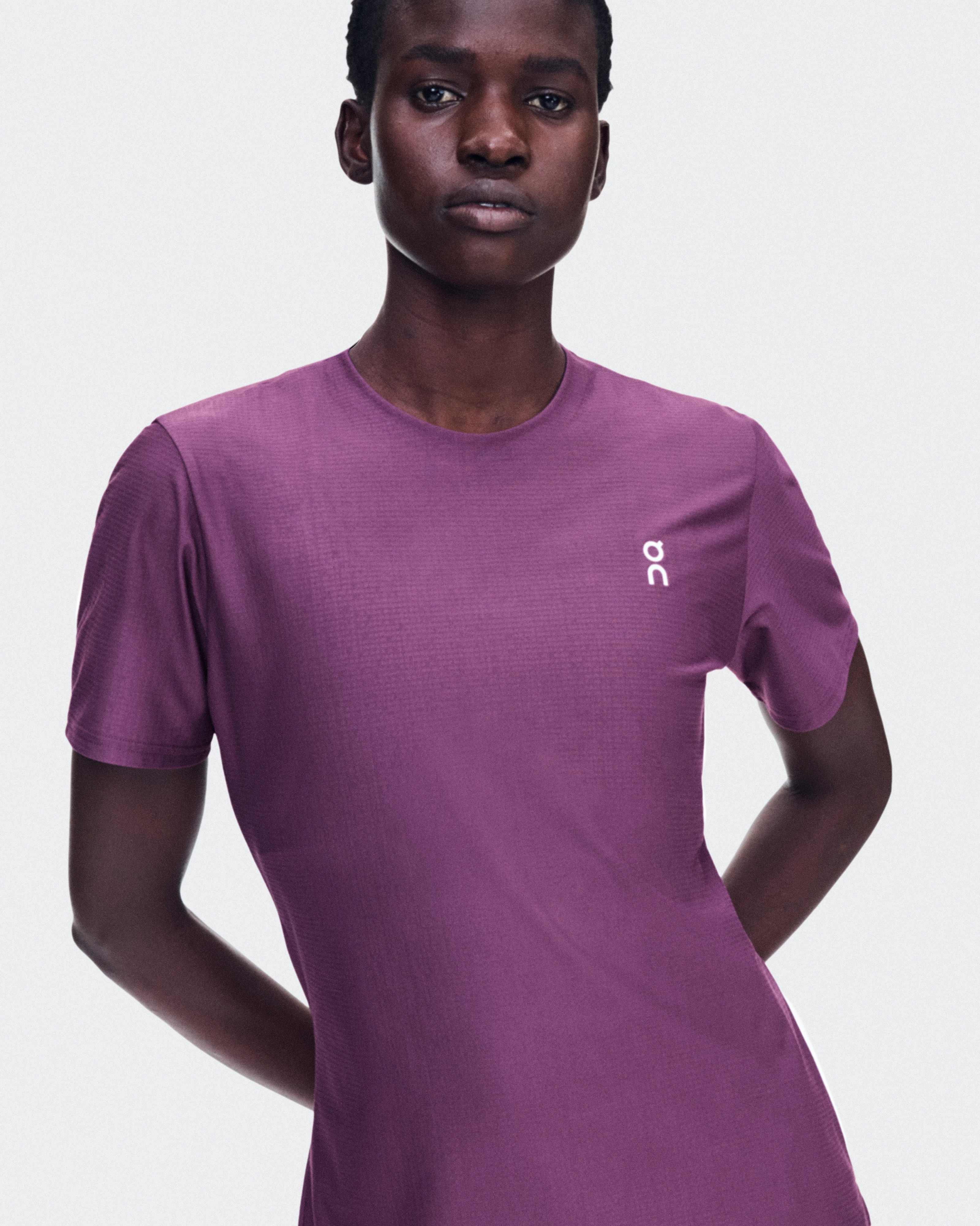 On Court-T Cassis Femme Hauts et t-shirts