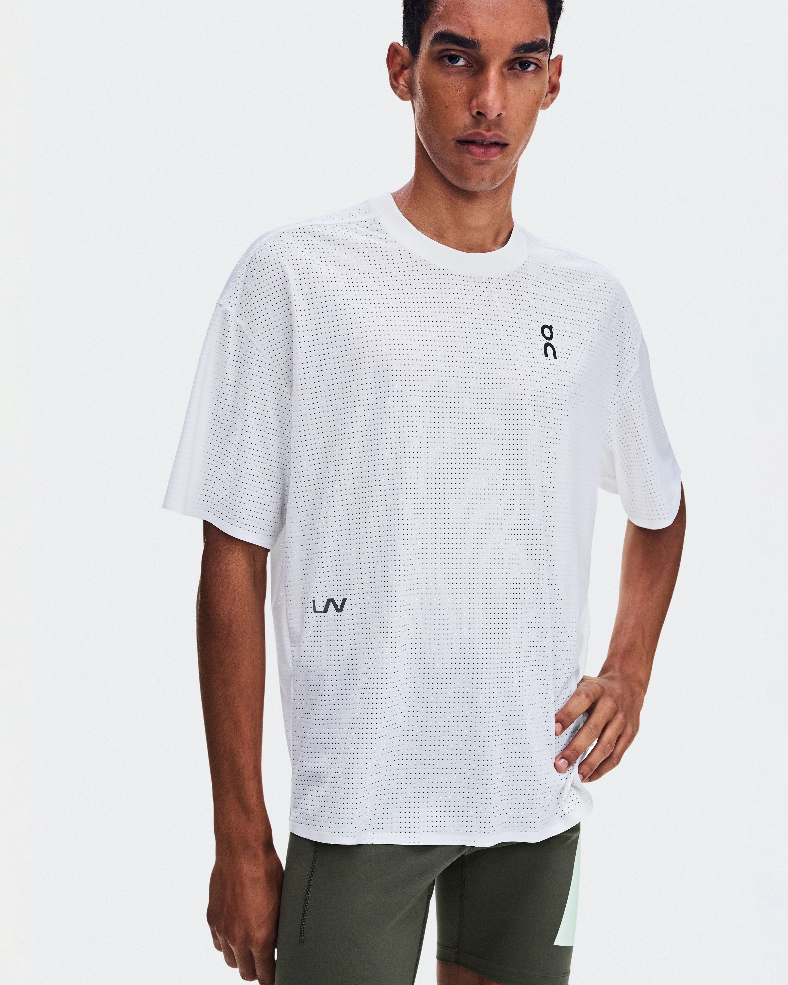 On Oversize Run-T LN1 White Unisexe Hauts et t-shirts